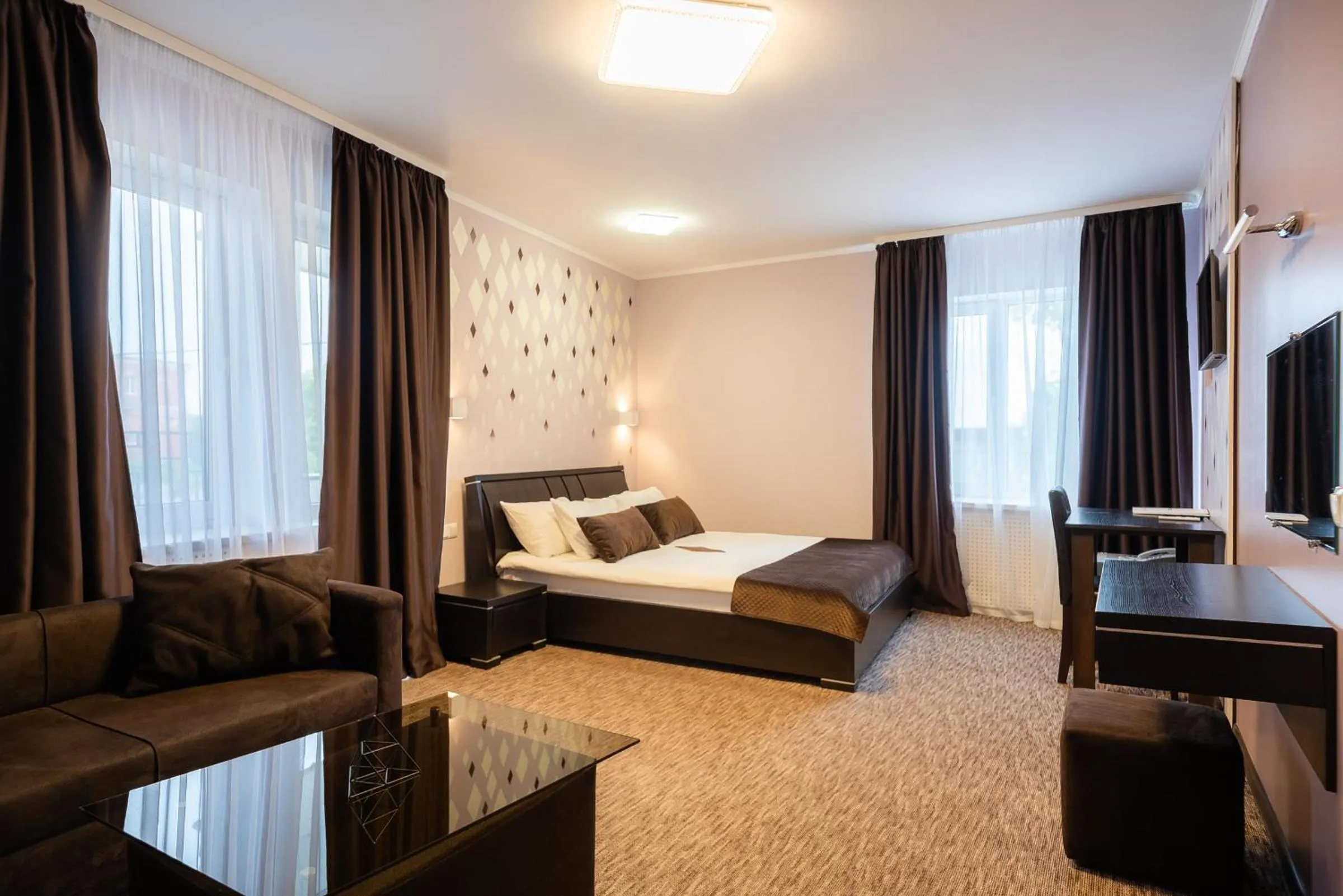 Suite with Balcony in Rhombus Hotel