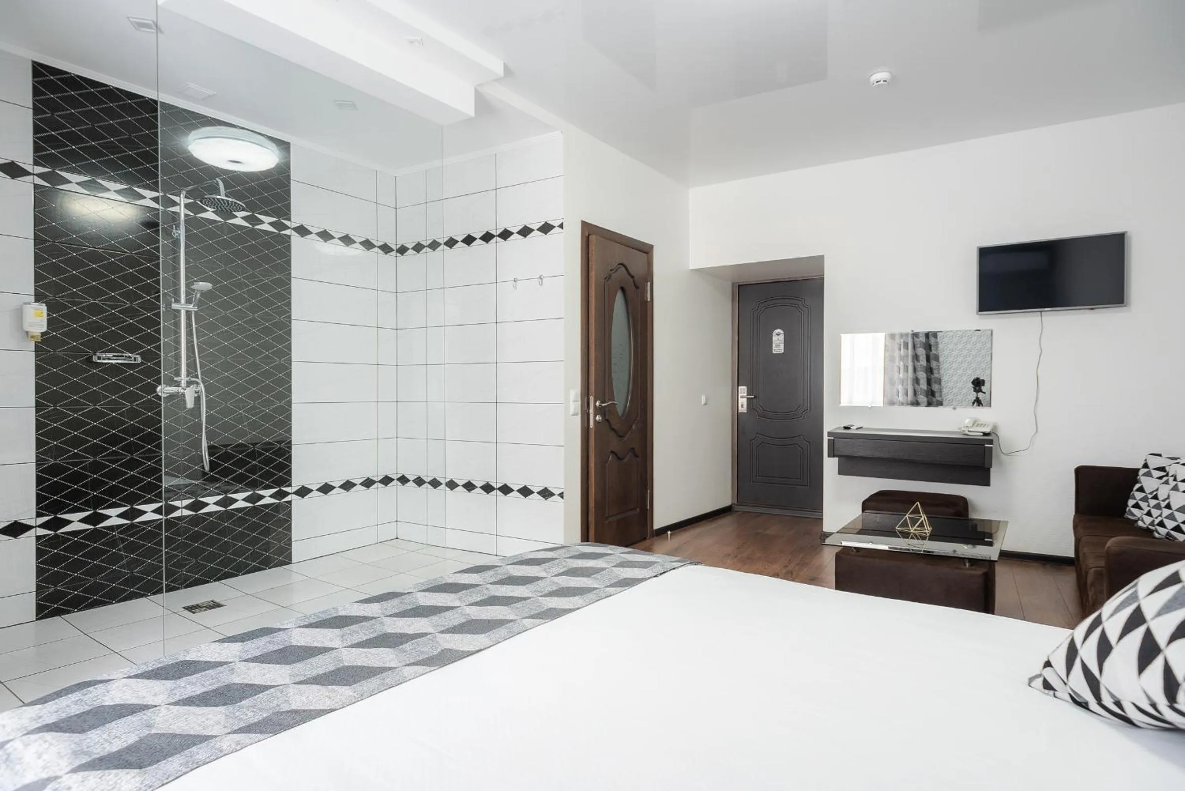 Large Double Room in Rhombus Hotel
