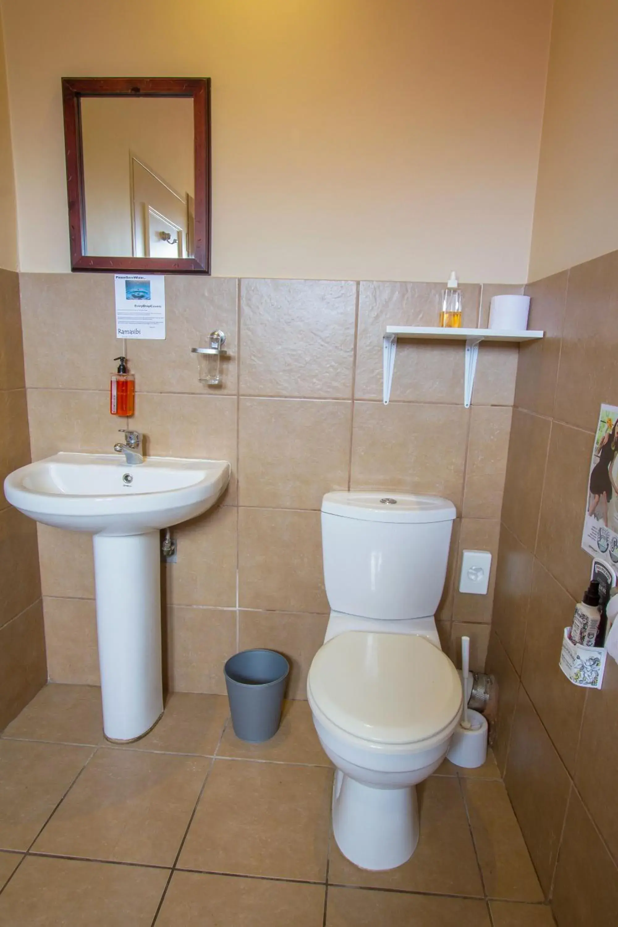 Bathroom in Ramasibi Guest Services Bathroom in Ramasibi Guest Services