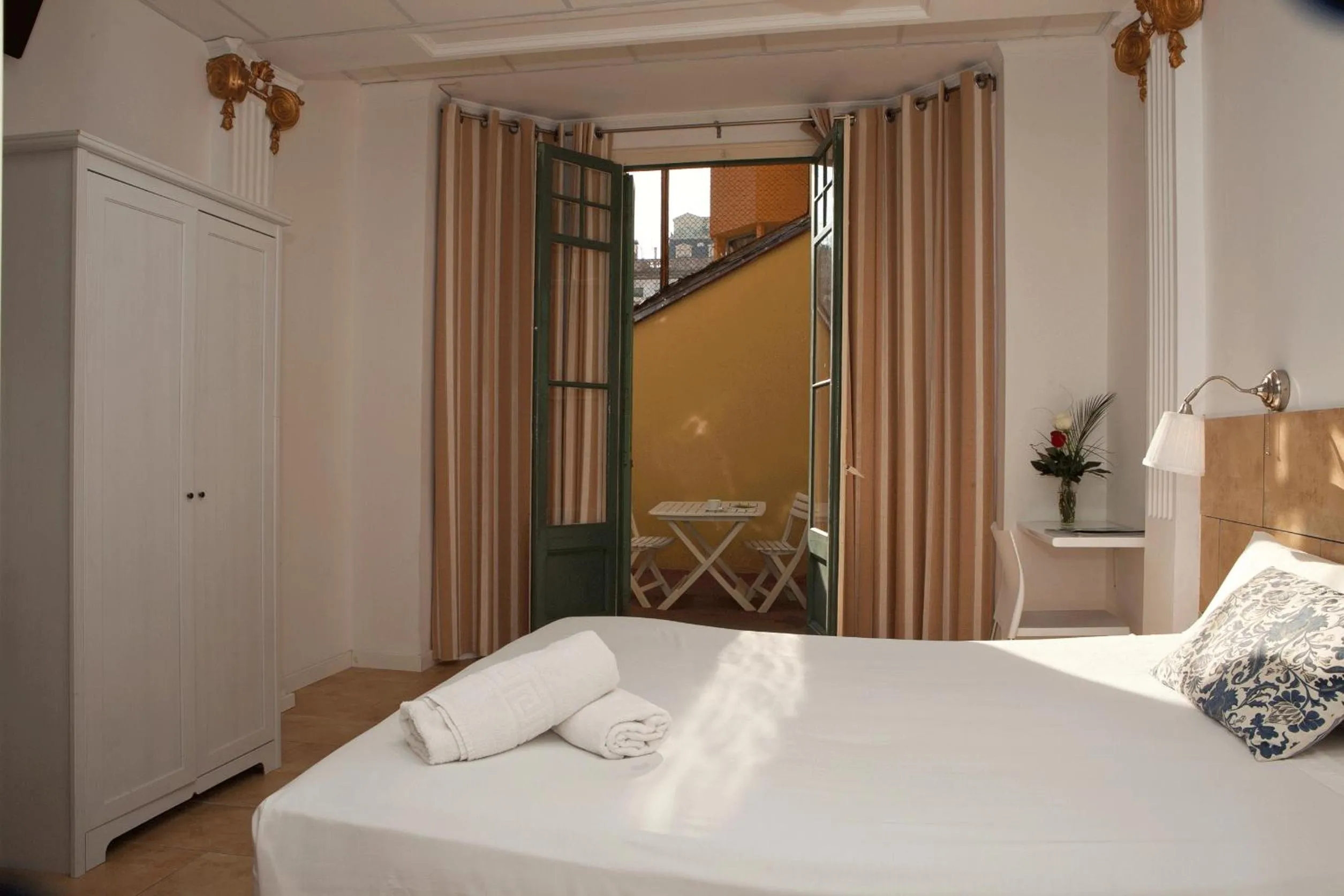 Photo of the whole room, Bed in Hostal Martinval