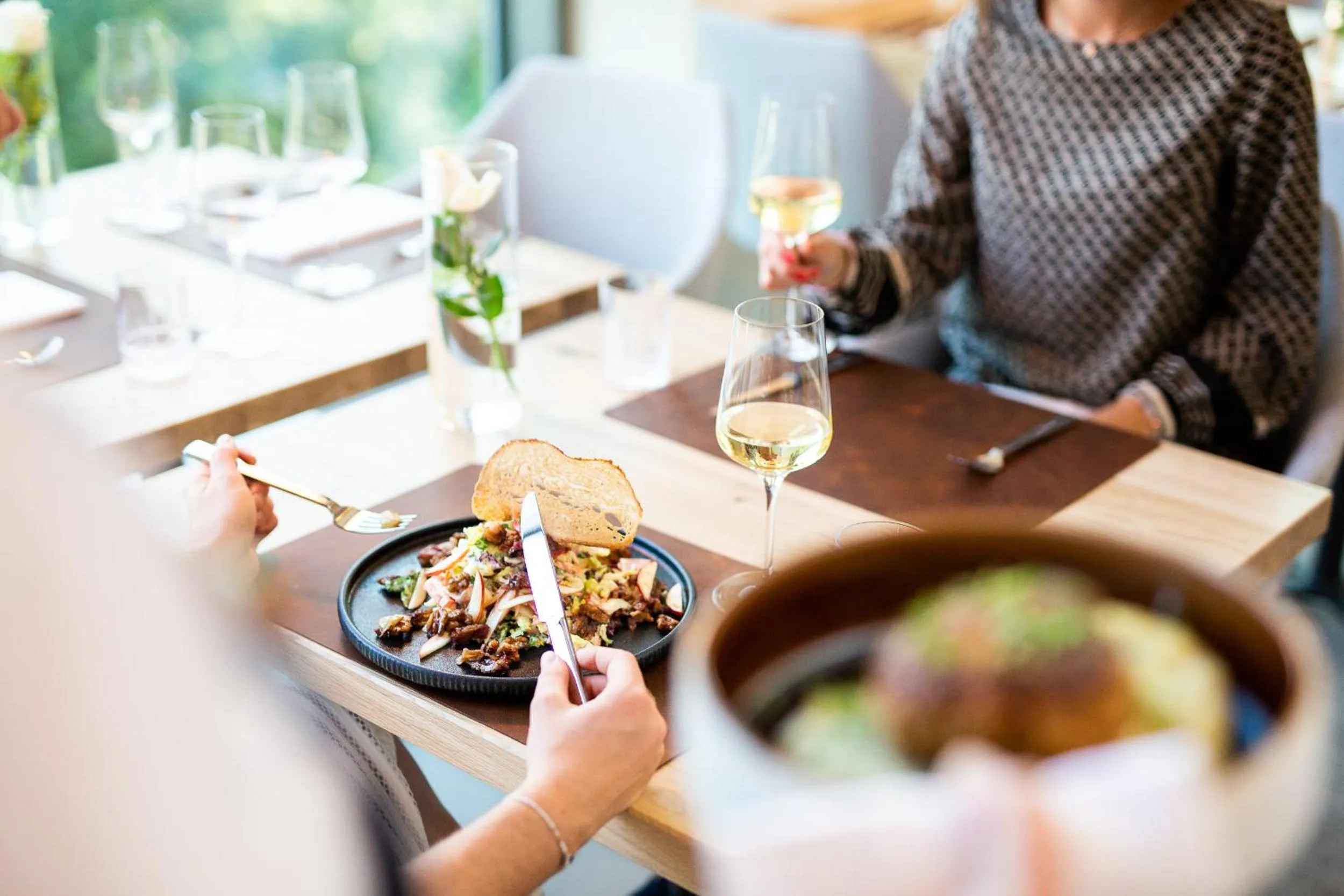 Restaurant/places to eat in Schwan und Post Business Quarters