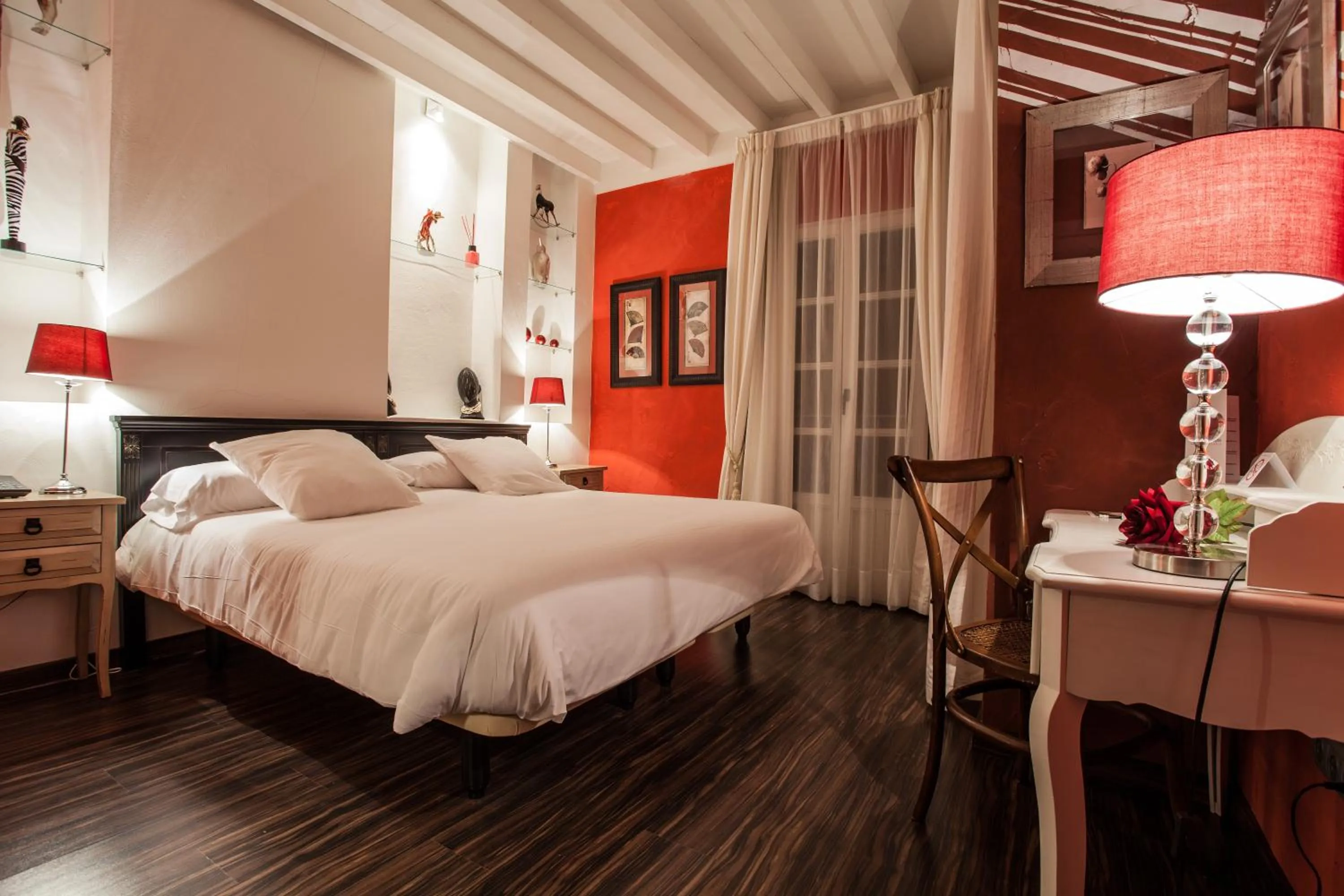 Photo of the whole room, Bed in El Bosque de La Anjana