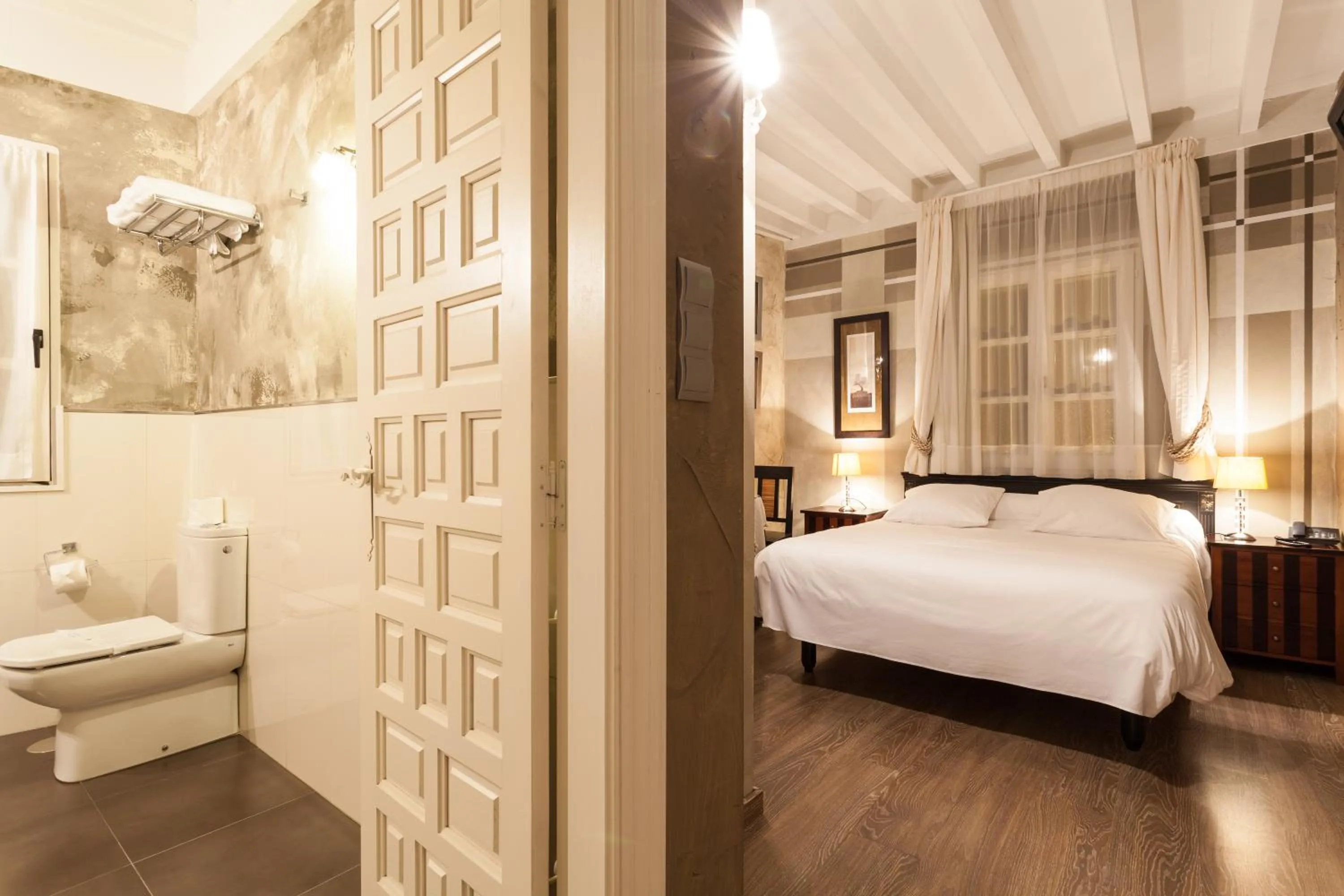 Photo of the whole room, Bed in El Bosque de La Anjana