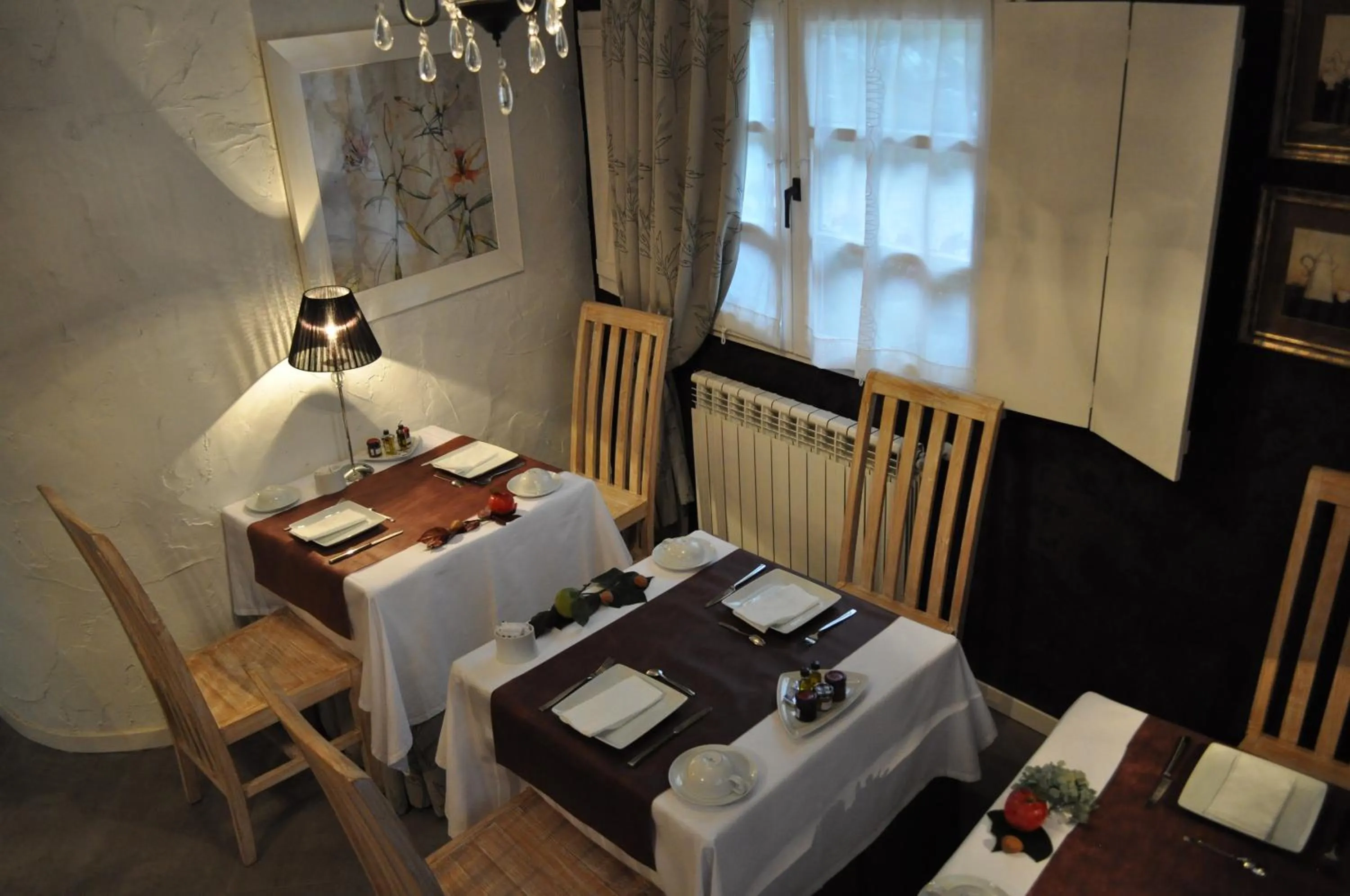 Restaurant/places to eat in El Bosque de La Anjana