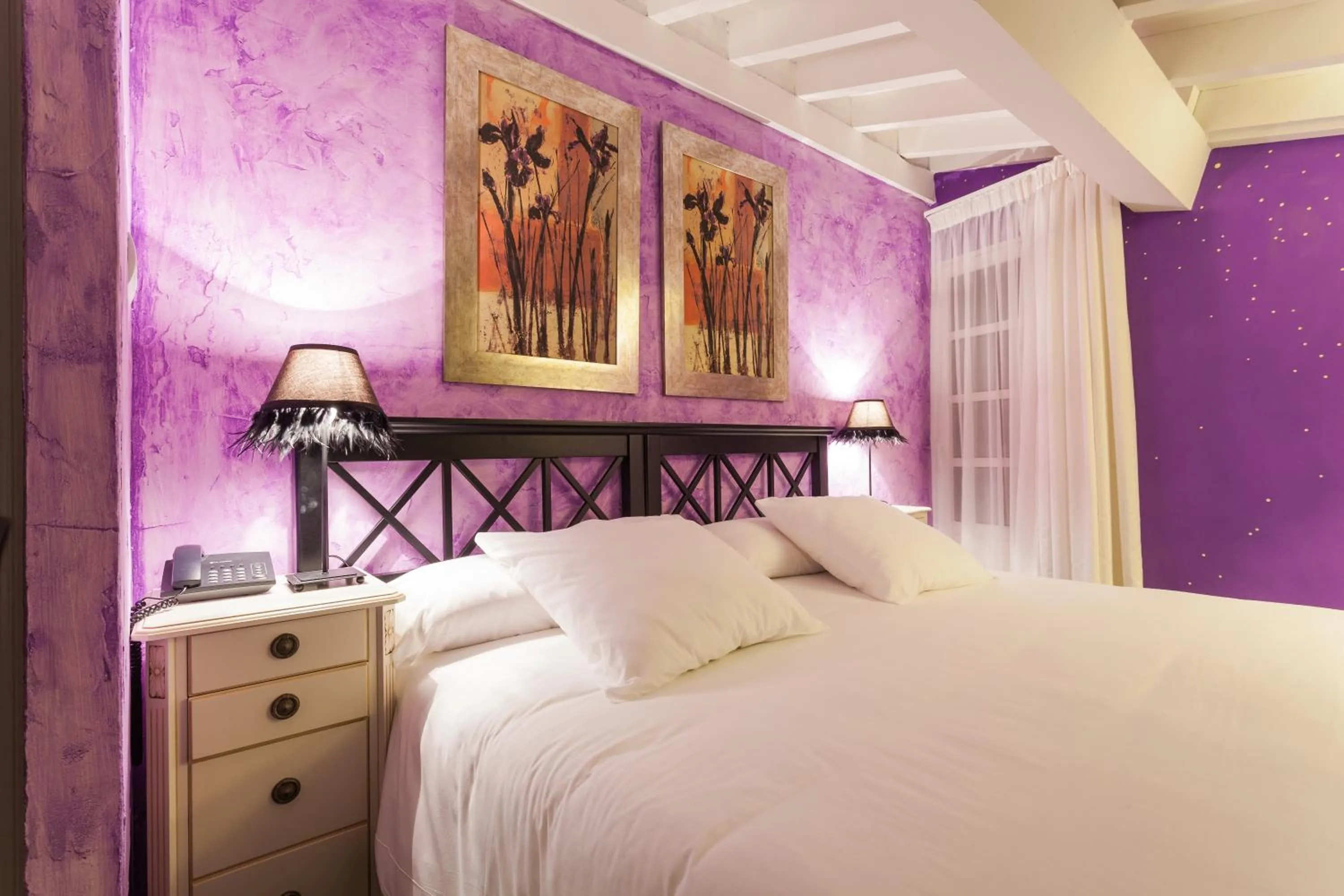 Decorative detail, Bed in El Bosque de La Anjana