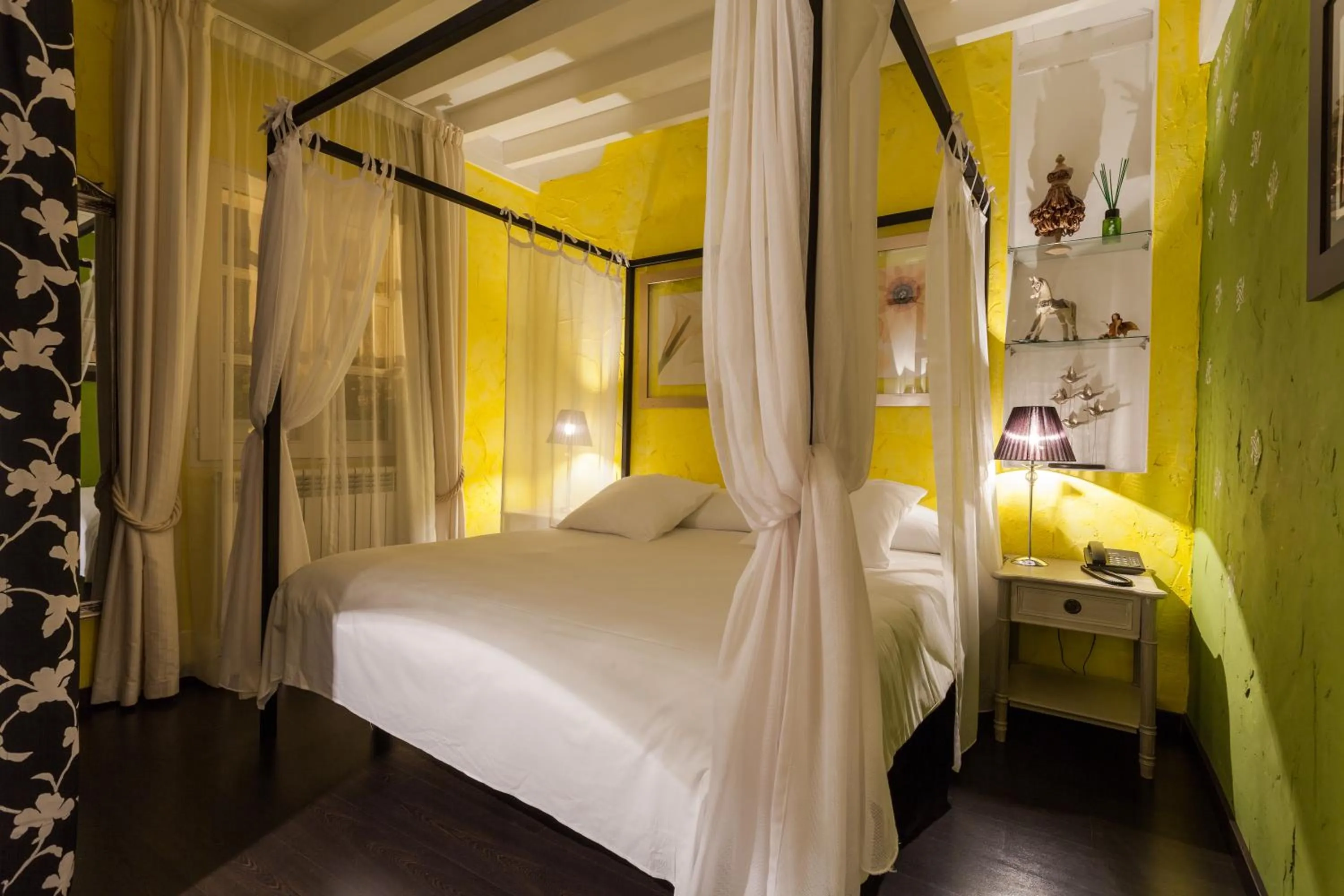 Decorative detail, Bed in El Bosque de La Anjana