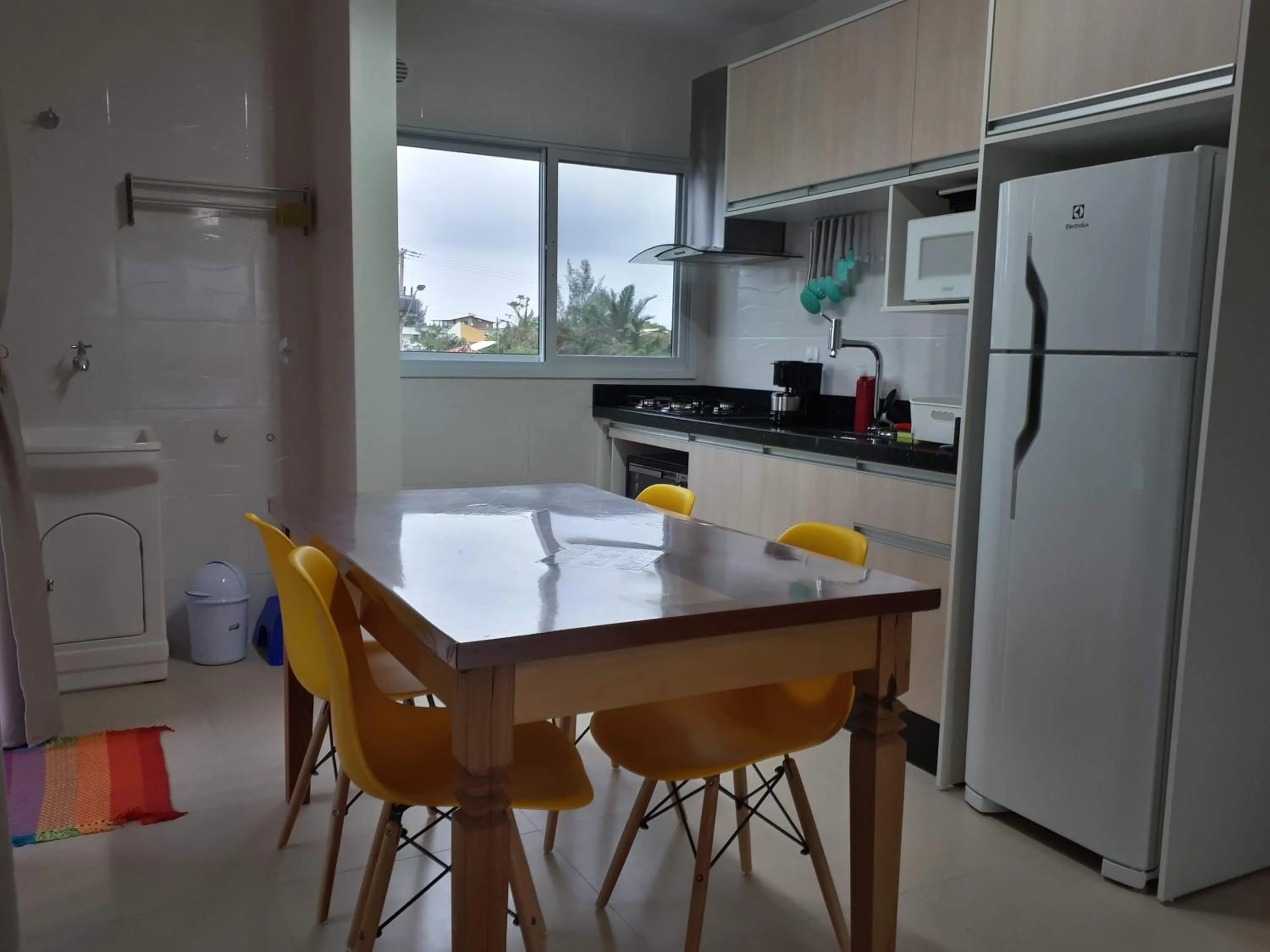 Kitchen or kitchenette in Beira Mar Village