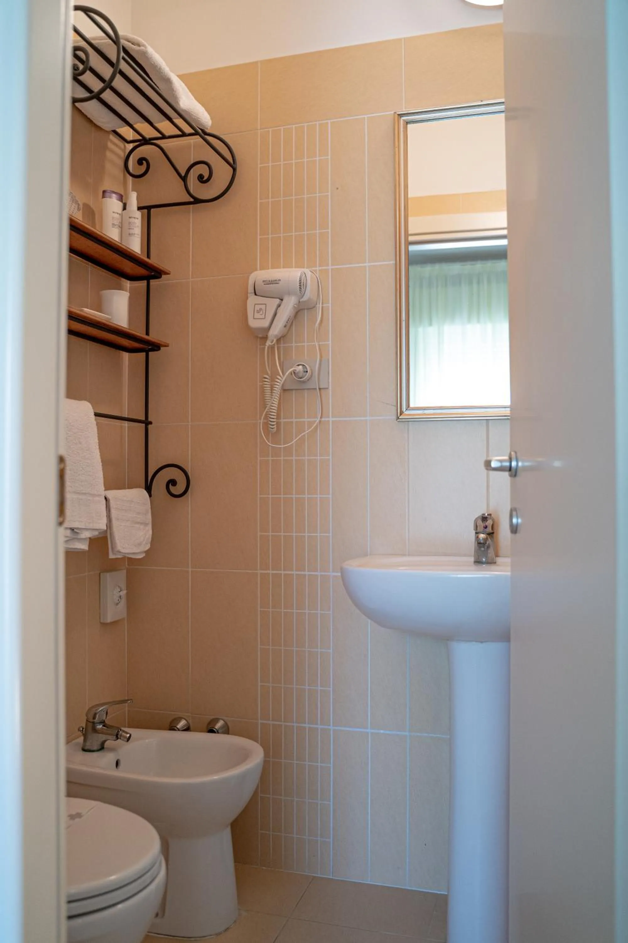 Bathroom in Hotel Arabel