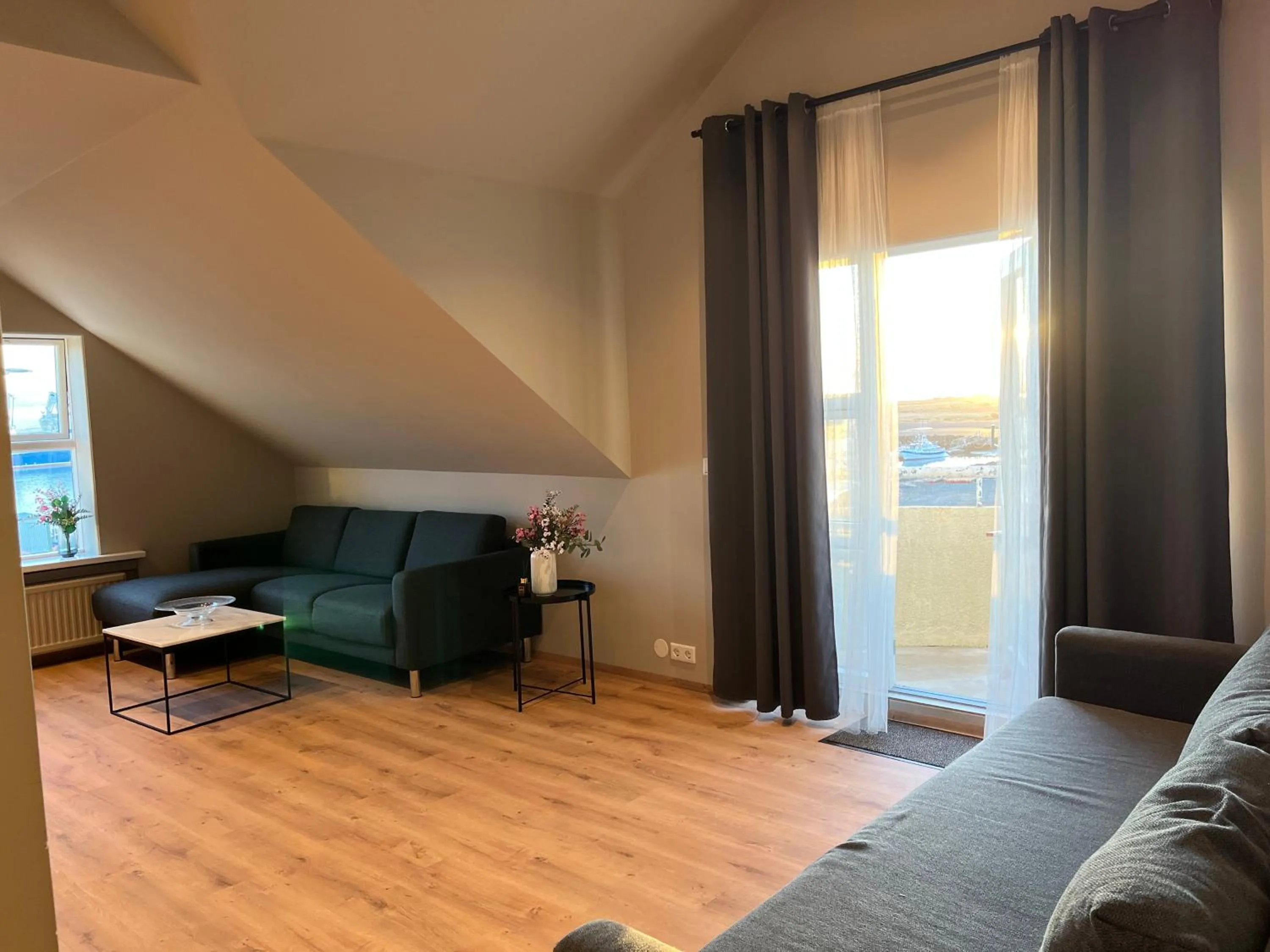 Hvammur Apartments by the Harbour