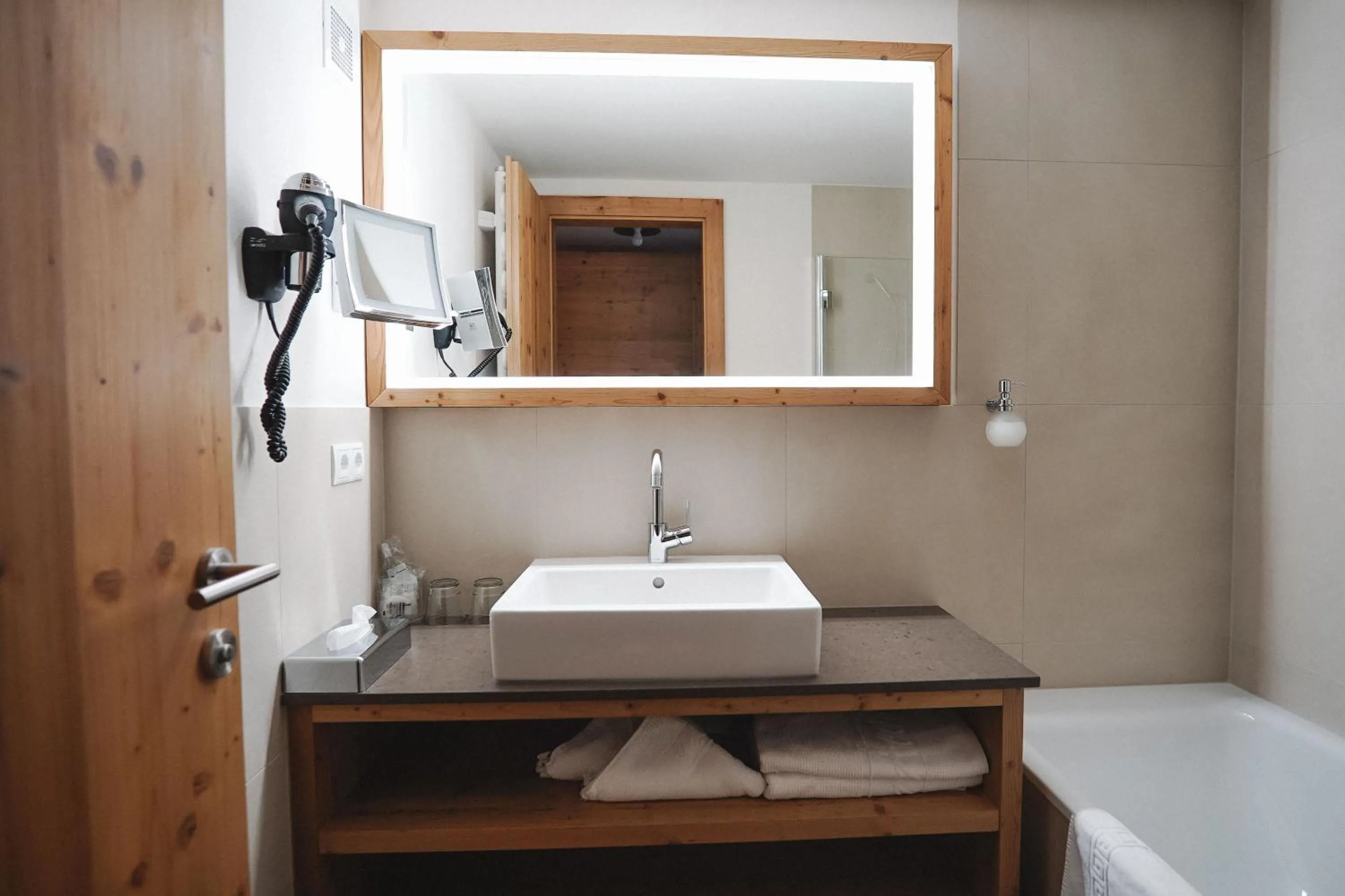 Bathroom in Hotel Acerina Superior