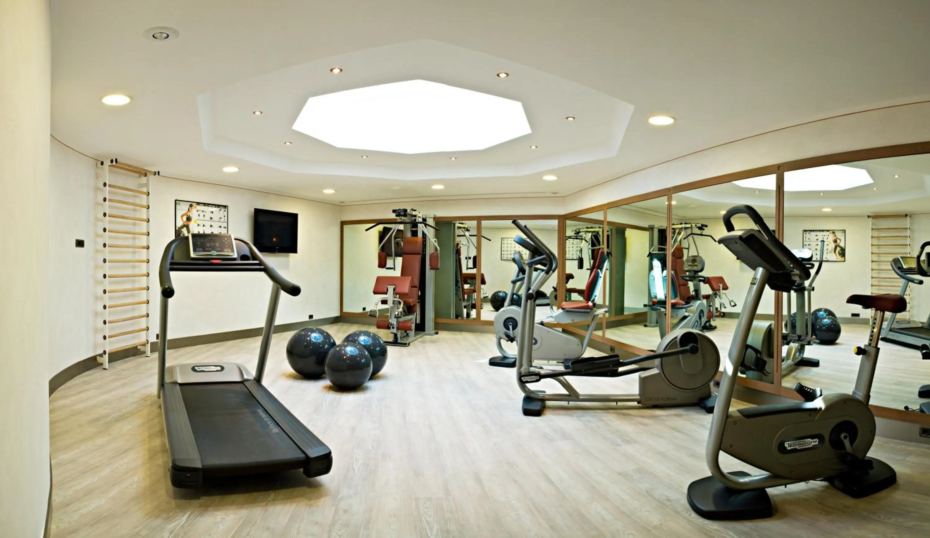 Fitness centre/facilities in Savoy Dolomites Luxury & Spa Hotel