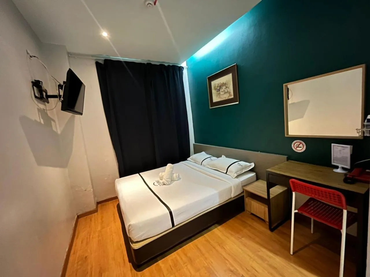 Bedroom, Bed in Smile Hotel Wangsa Maju