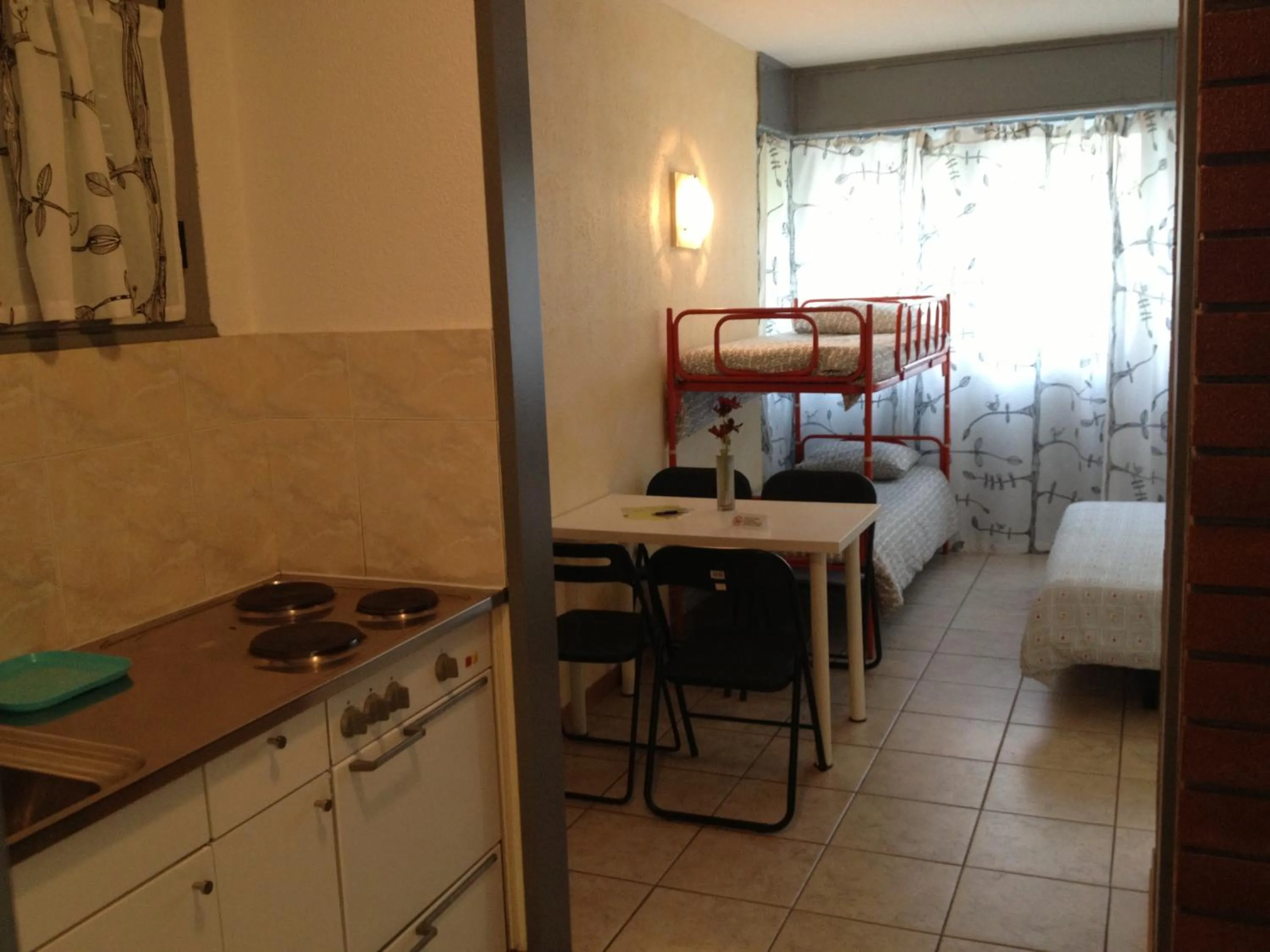 Kitchen or kitchenette, Bed in Residence Tell