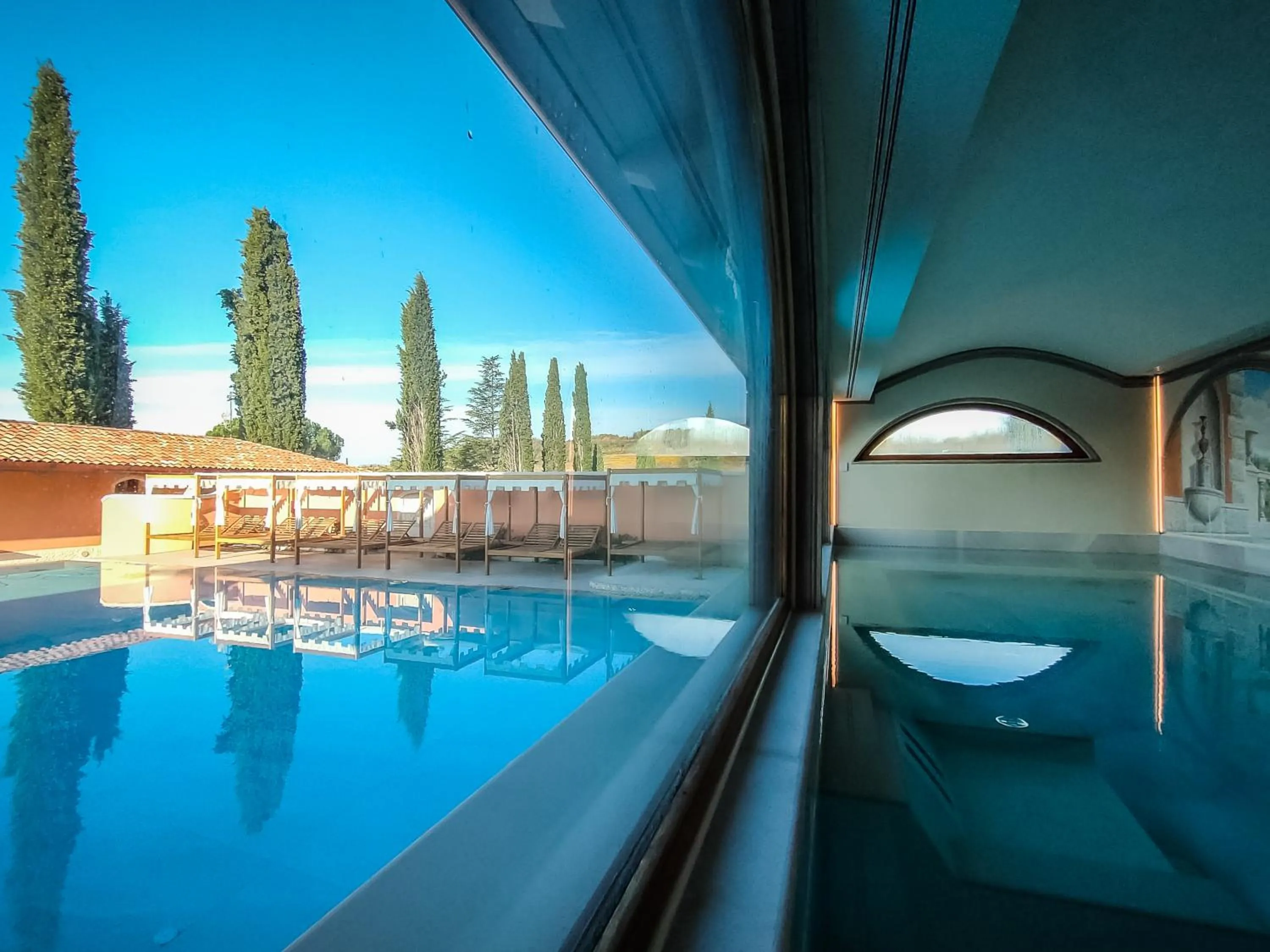 Swimming pool in La Tavernetta Al Castello