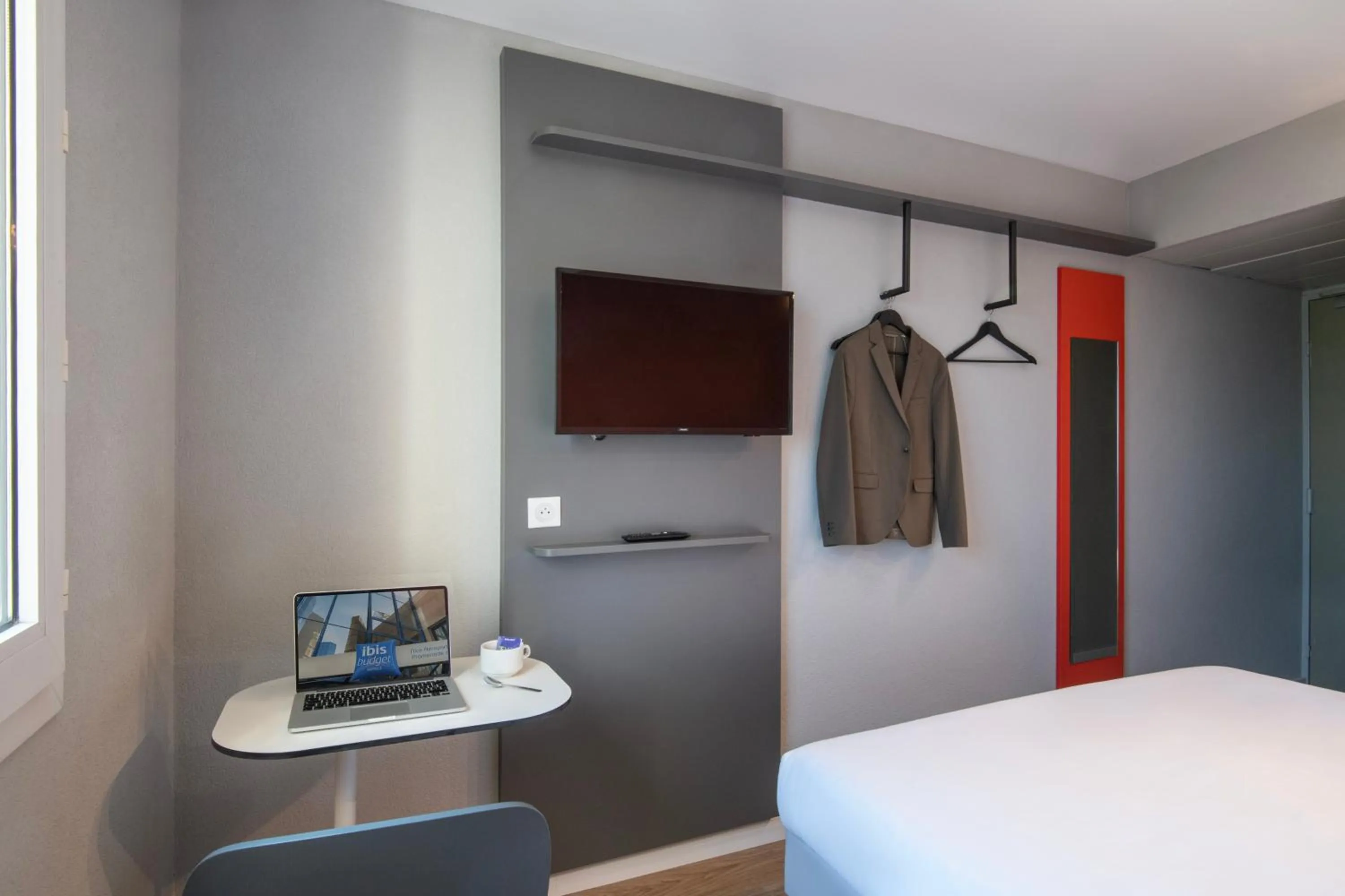 Photo of the whole room, Bed in ibis budget Nice Aeroport