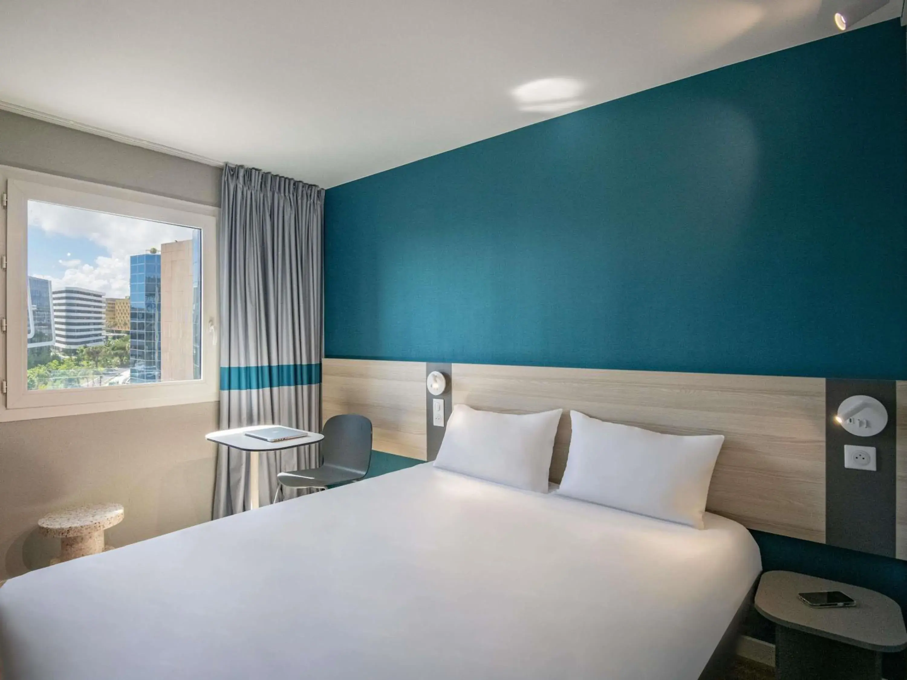 Property building, Bed in ibis budget Nice Aeroport Property building, Bed in ibis budget Nice Aeroport
