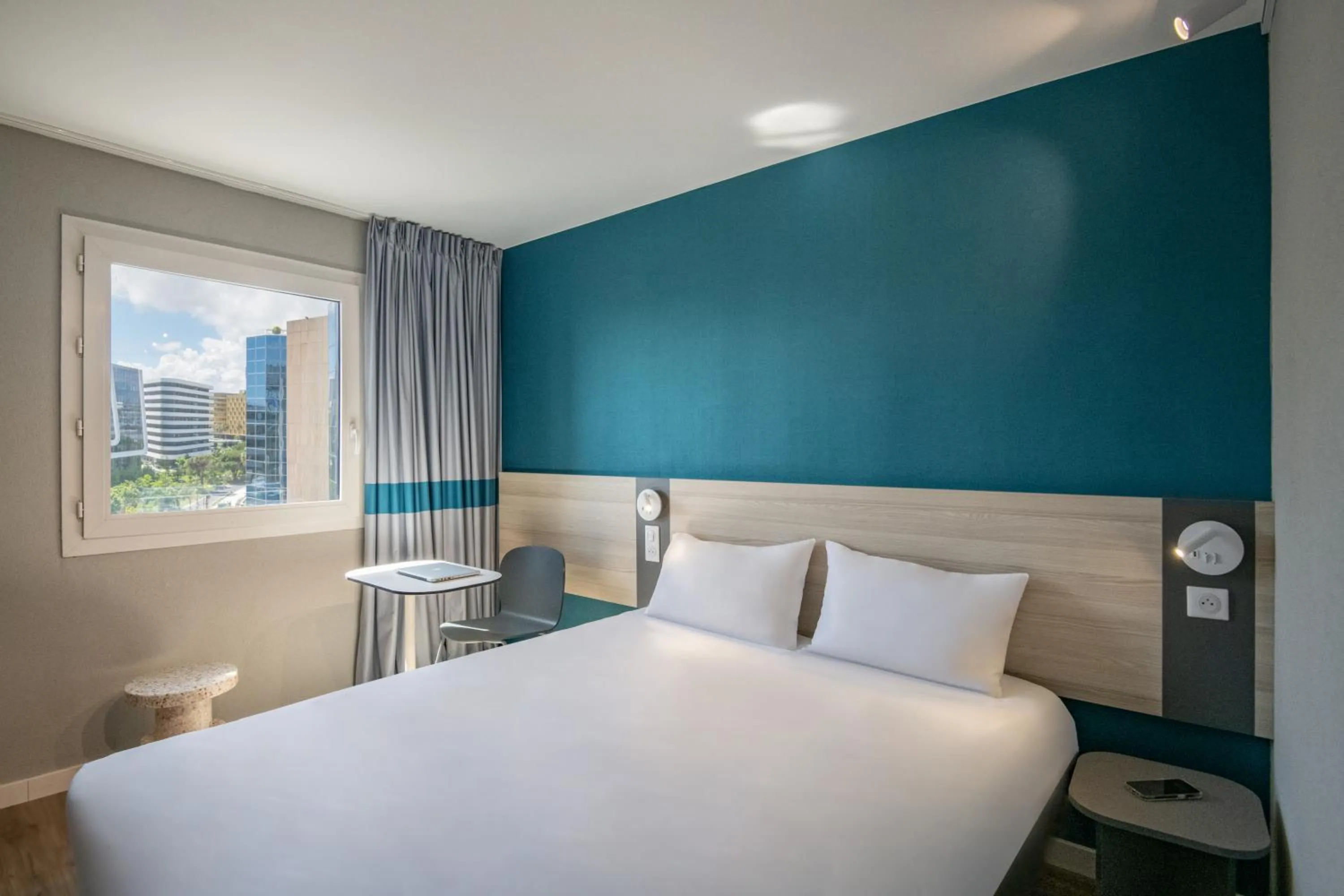 Photo of the whole room, Bed in ibis budget Nice Aeroport