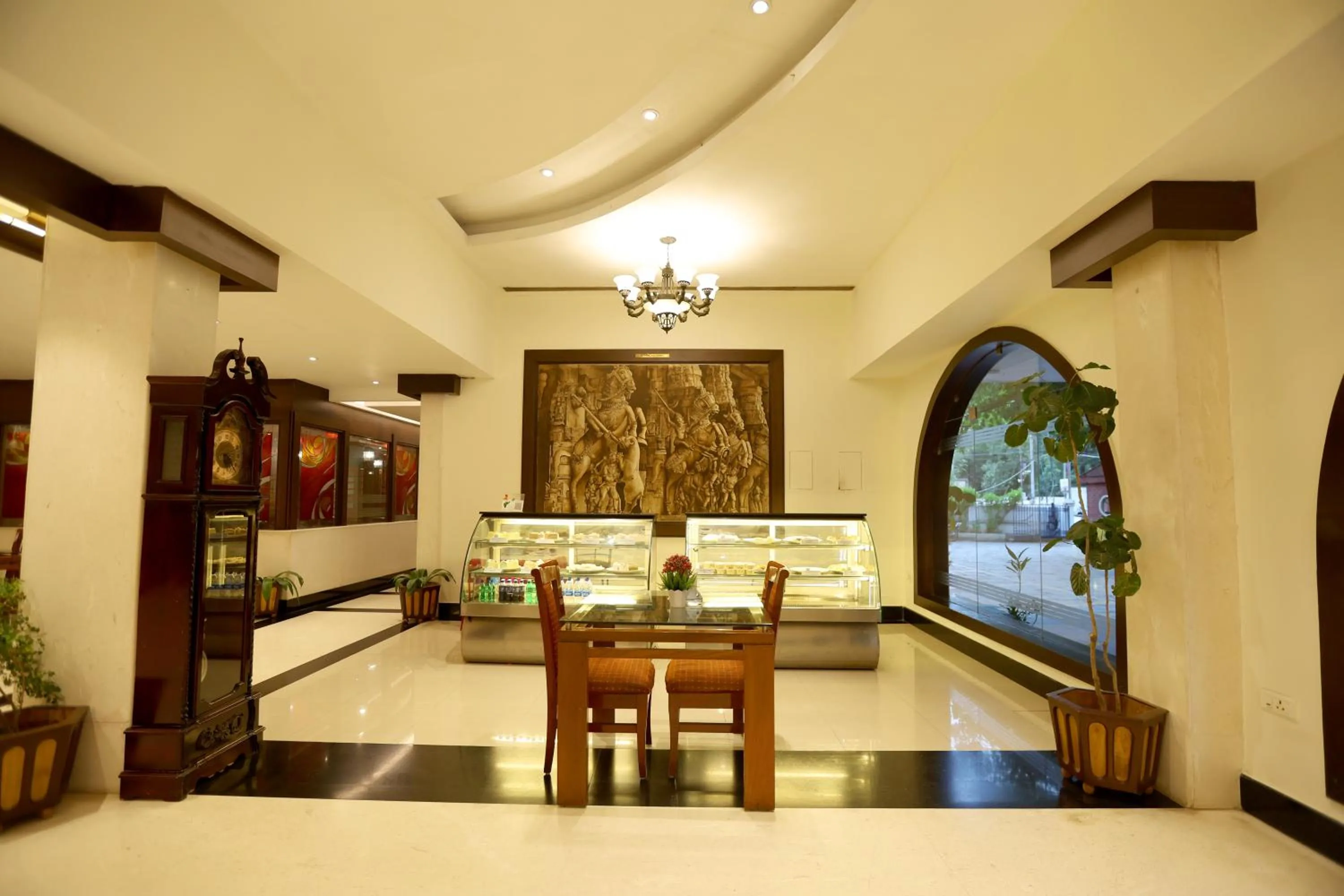 Food and drinks in Breeze Residency