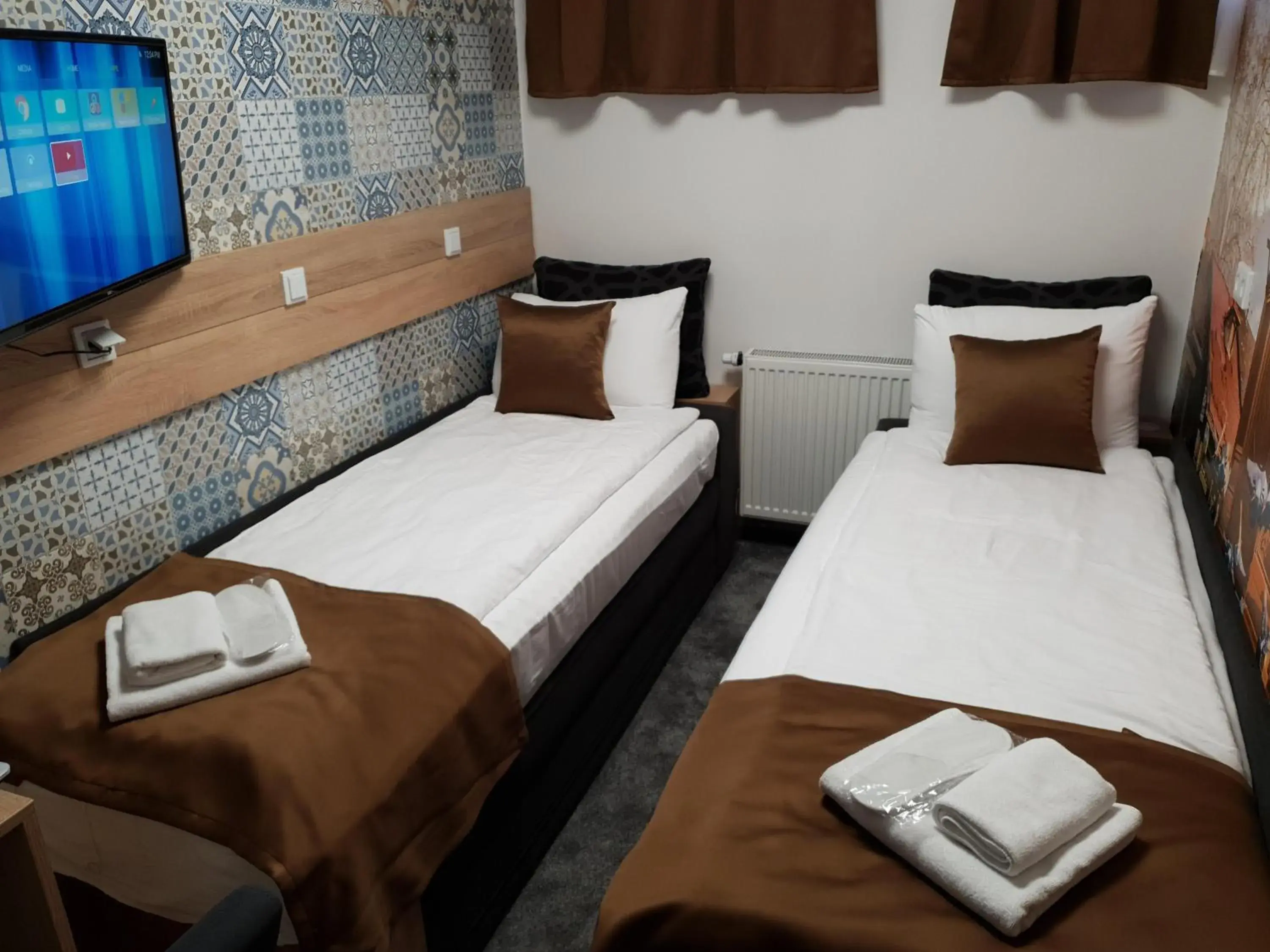 Twin Room with Bathroom in Apart Hotel Family Twin Room with Bathroom in Apart Hotel Family