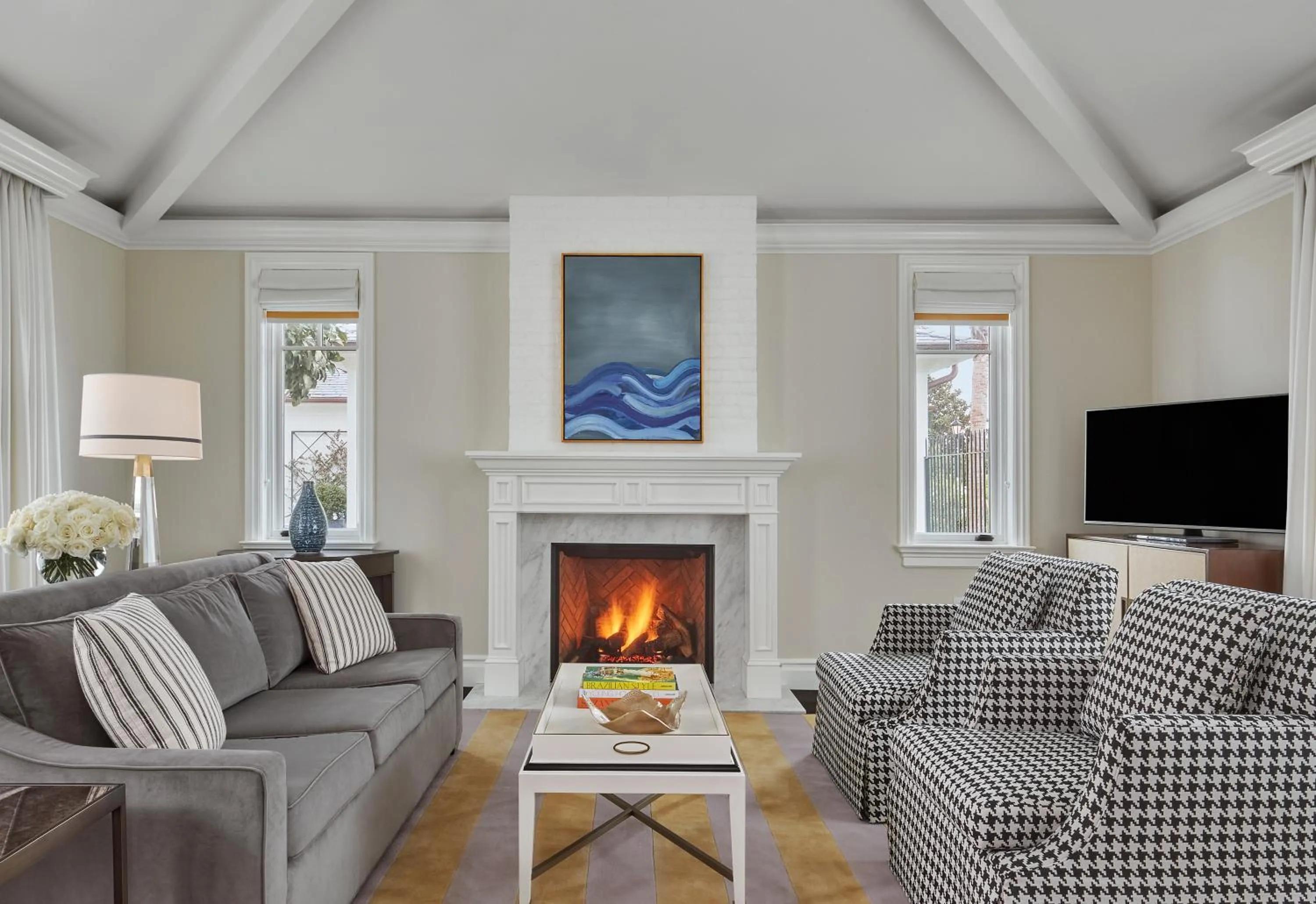 Seating area in Rosewood Miramar Beach