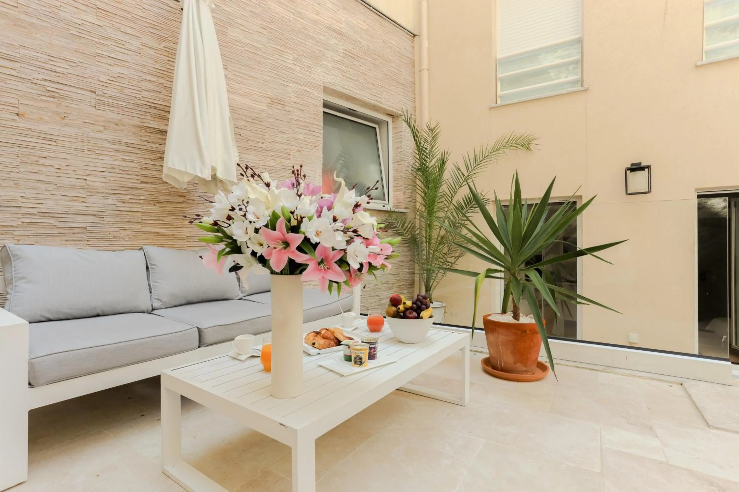 Patio in Traverse Des Artistes