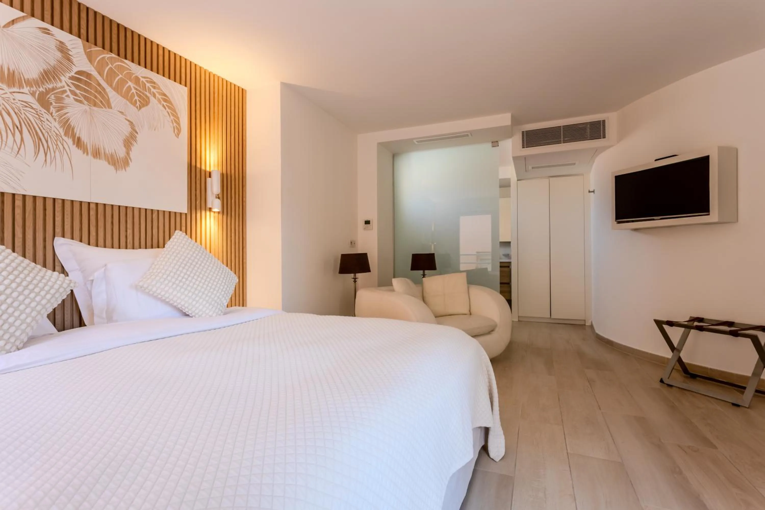 Bed in Traverse Des Artistes