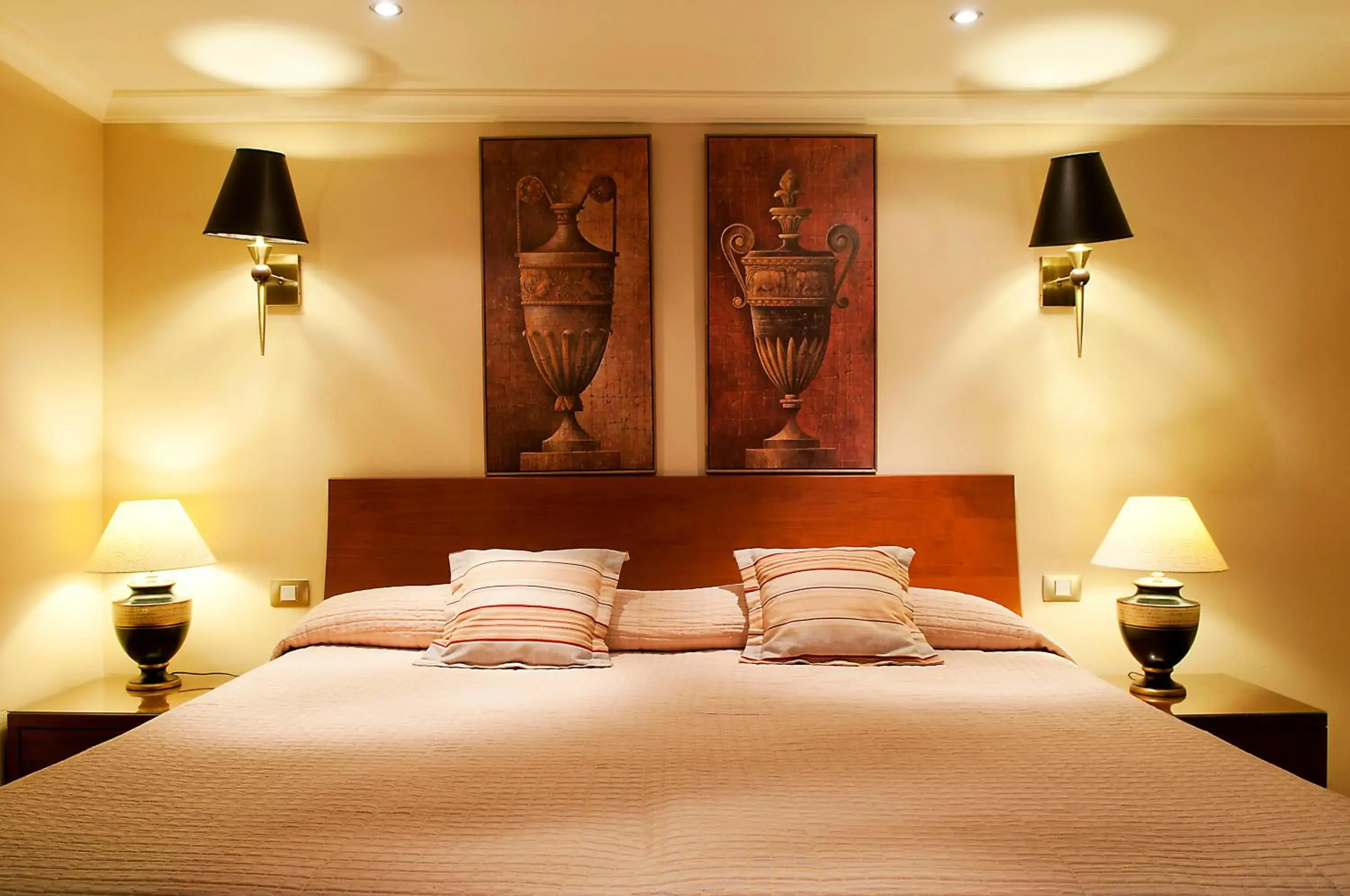 Photo of the whole room, Bed in Laguna Nivaria Hotel & Spa Photo of the whole room, Bed in Laguna Nivaria Hotel & Spa