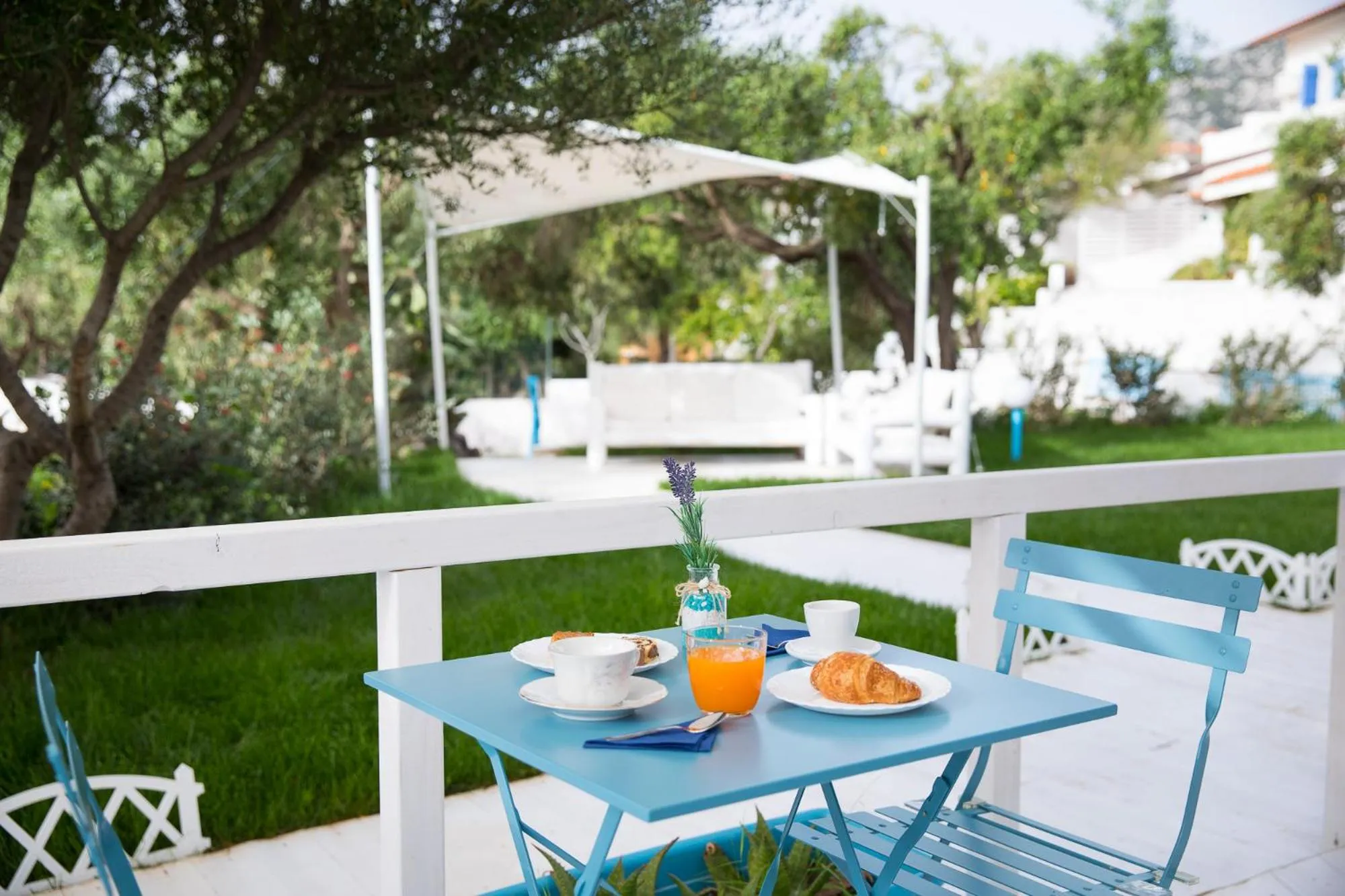 Food and drinks in Palmasera Charming Suites