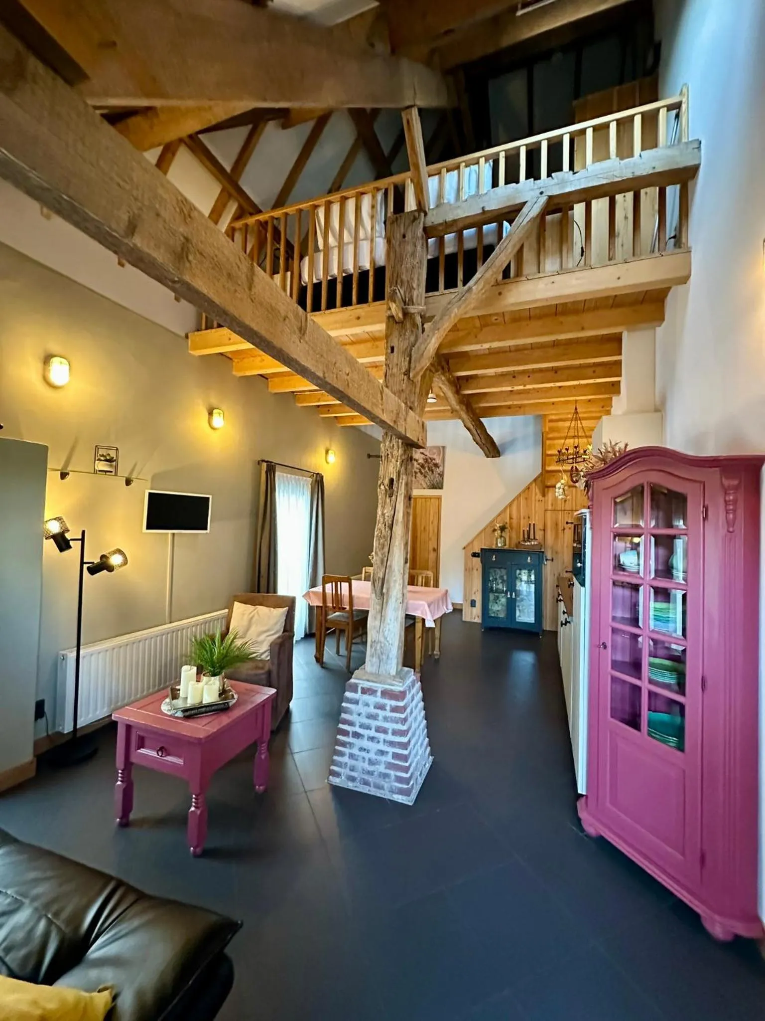 Photo of the whole room in Erfgoed & Logies Den Heijkant