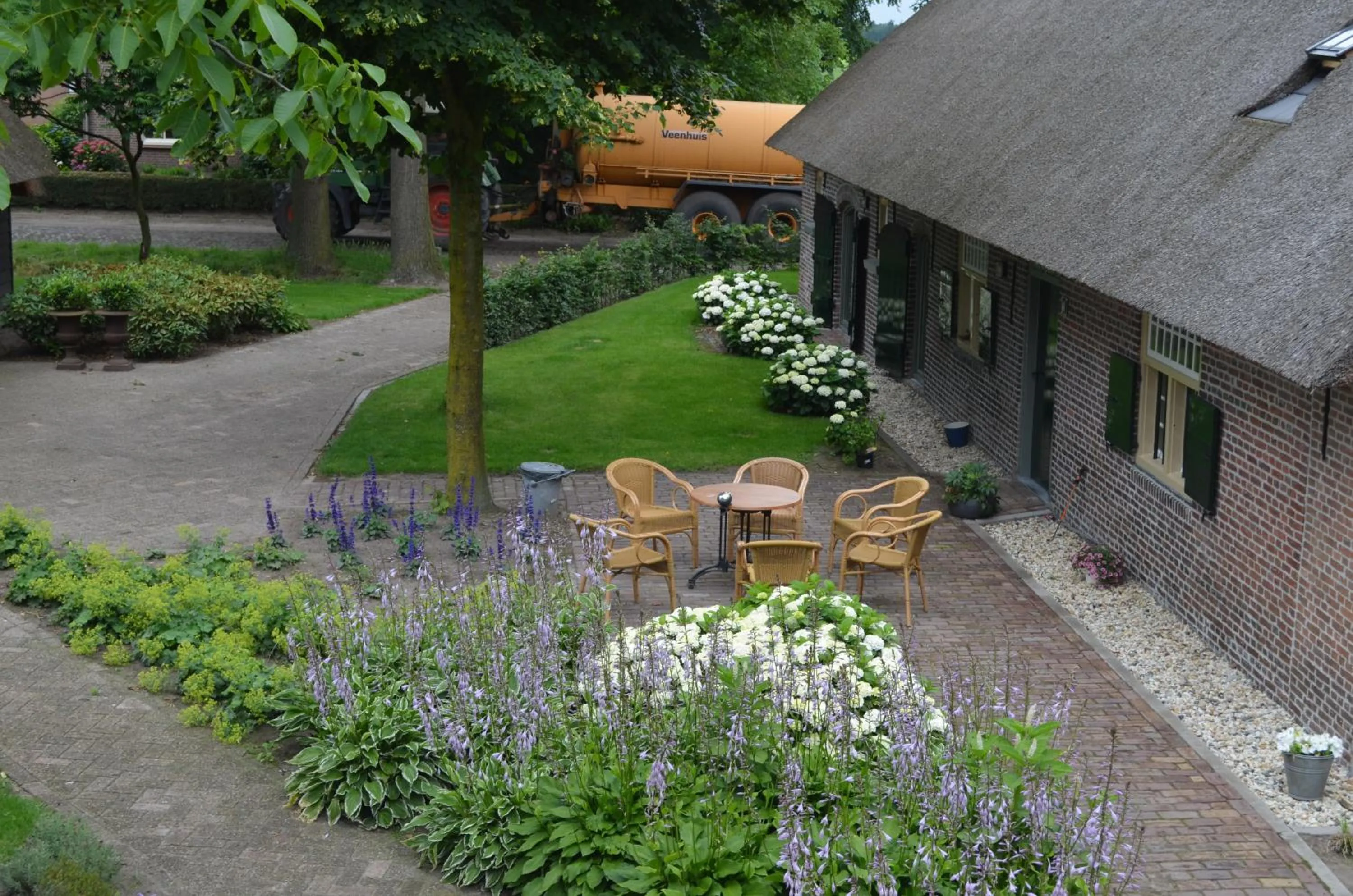 Garden in Erfgoed & Logies Den Heijkant