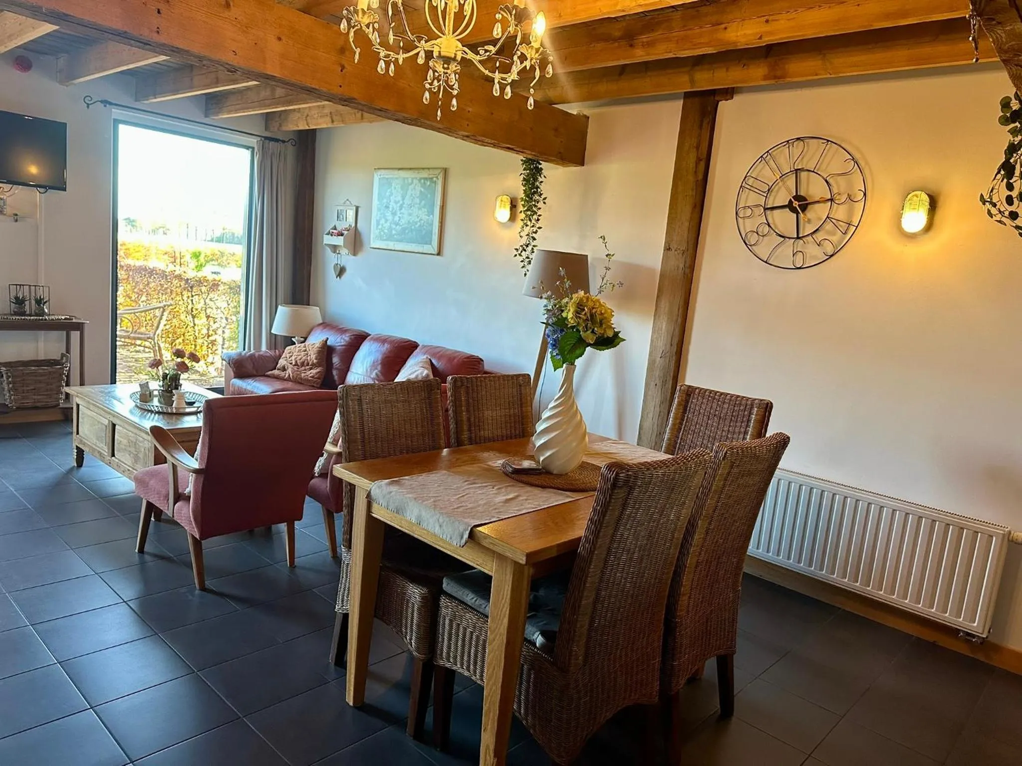 Photo of the whole room in Erfgoed & Logies Den Heijkant