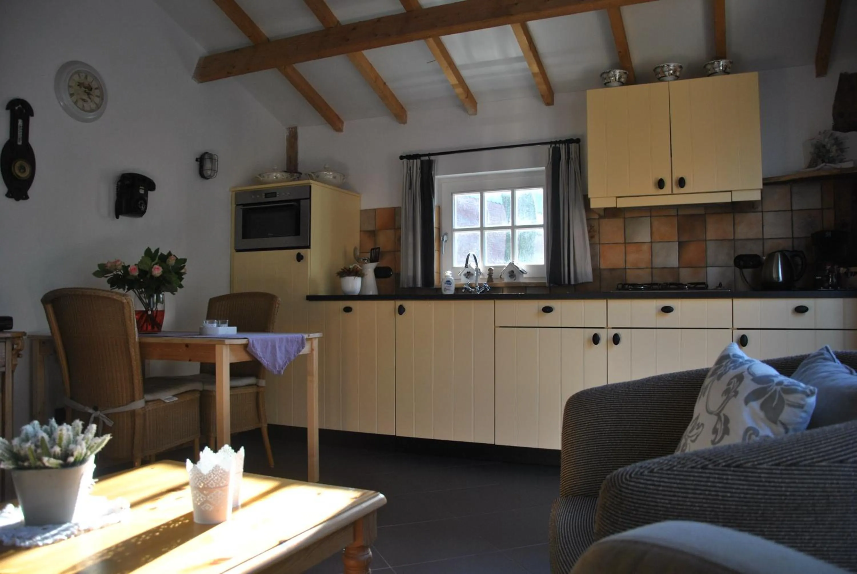Kitchen or kitchenette in Erfgoed & Logies Den Heijkant