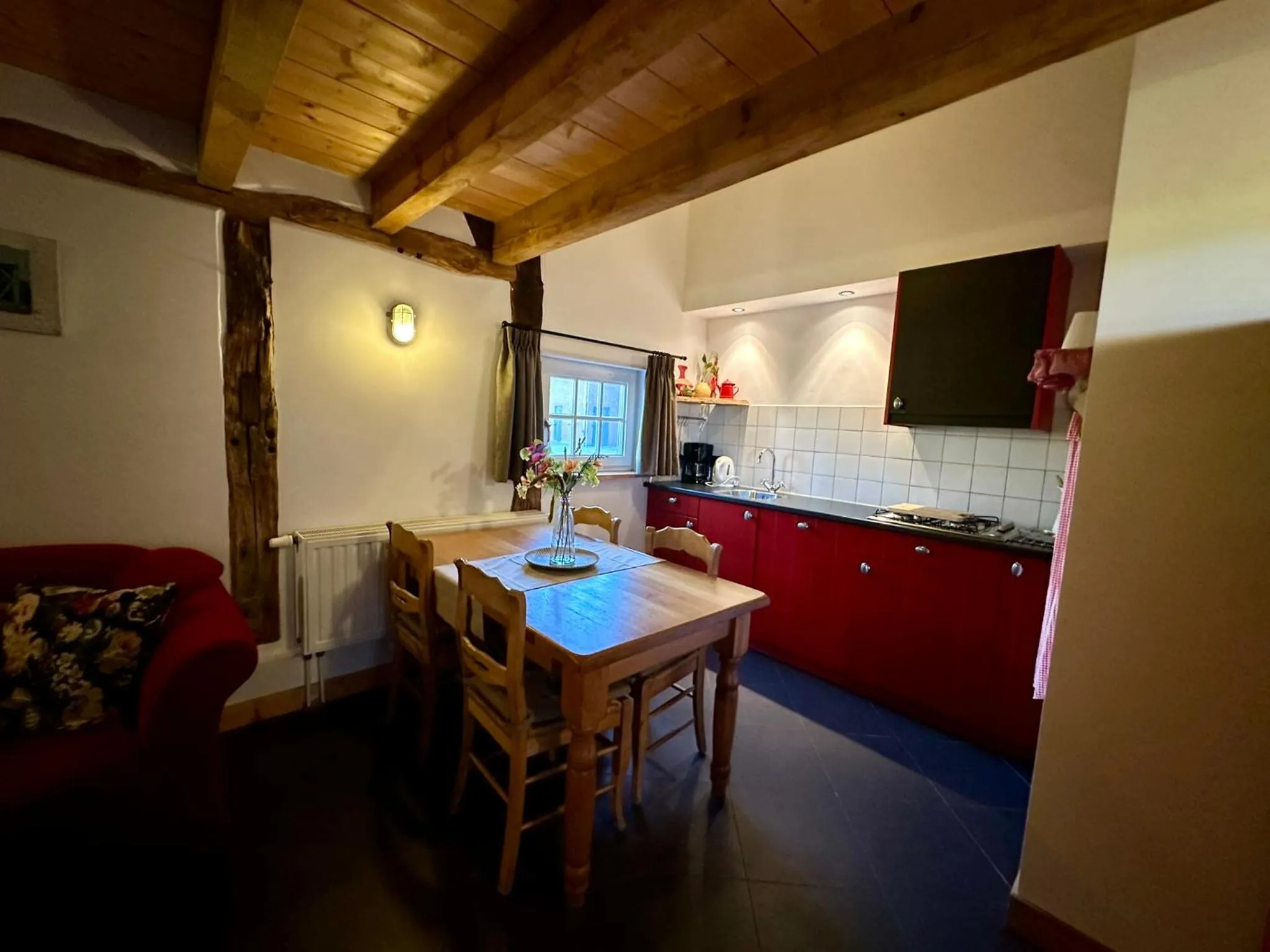 Kitchen or kitchenette in Erfgoed & Logies Den Heijkant