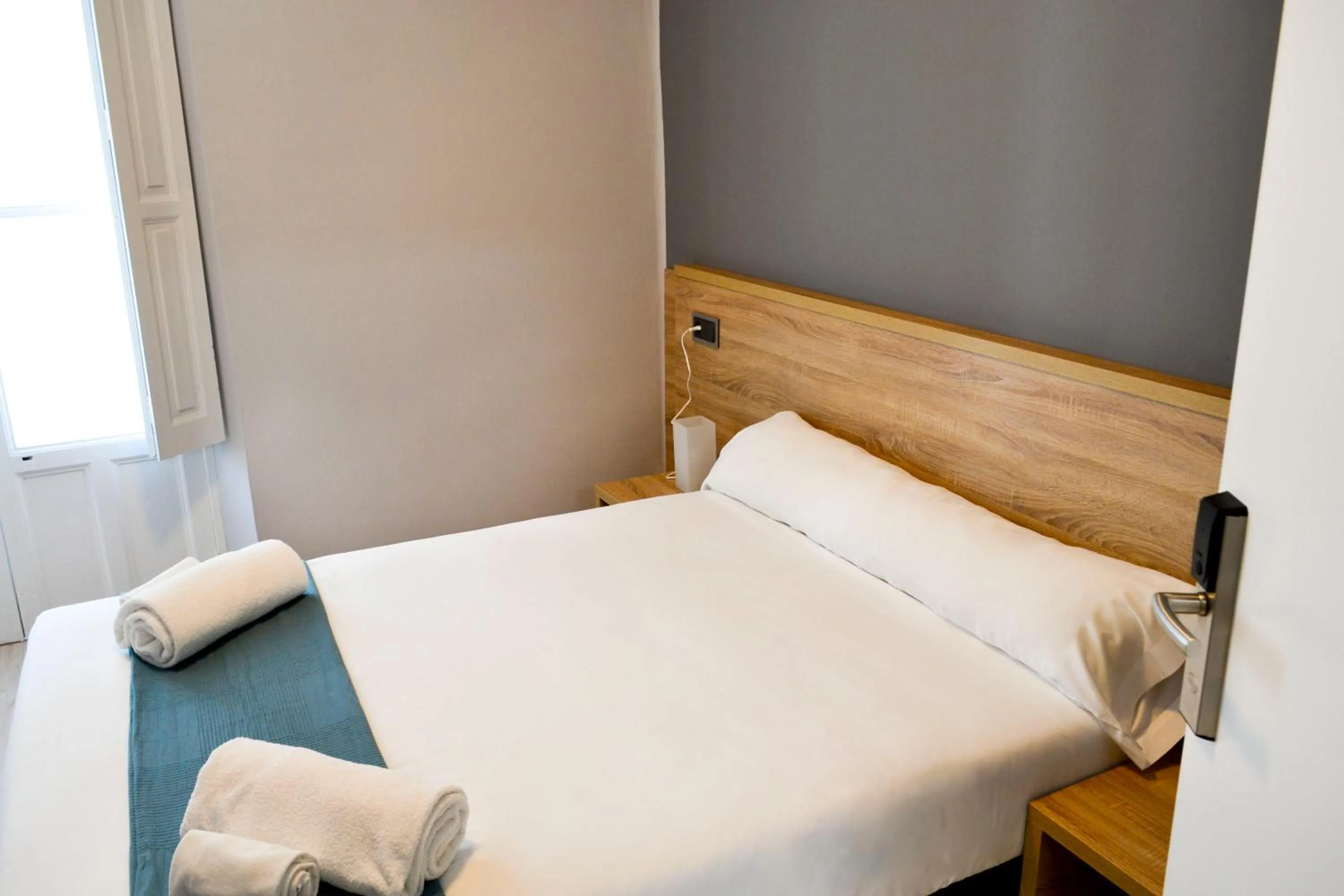 Bed in Alda Centro León