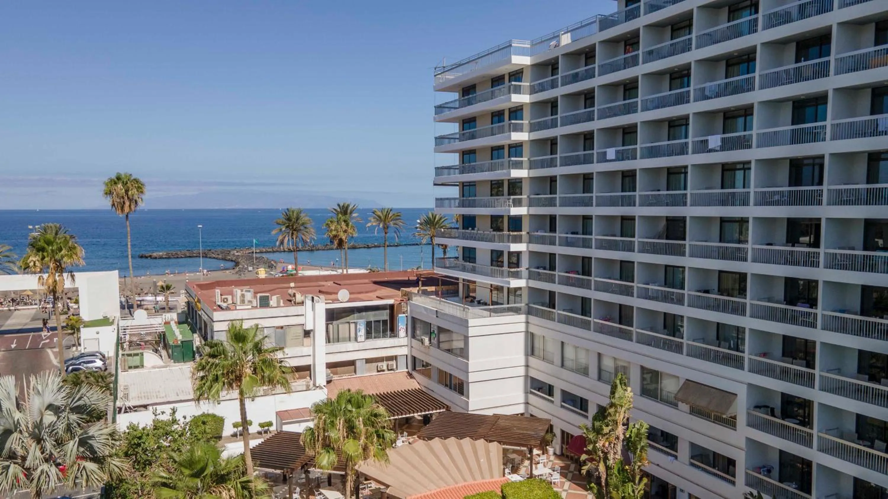 Property building in Ona Palm Beach