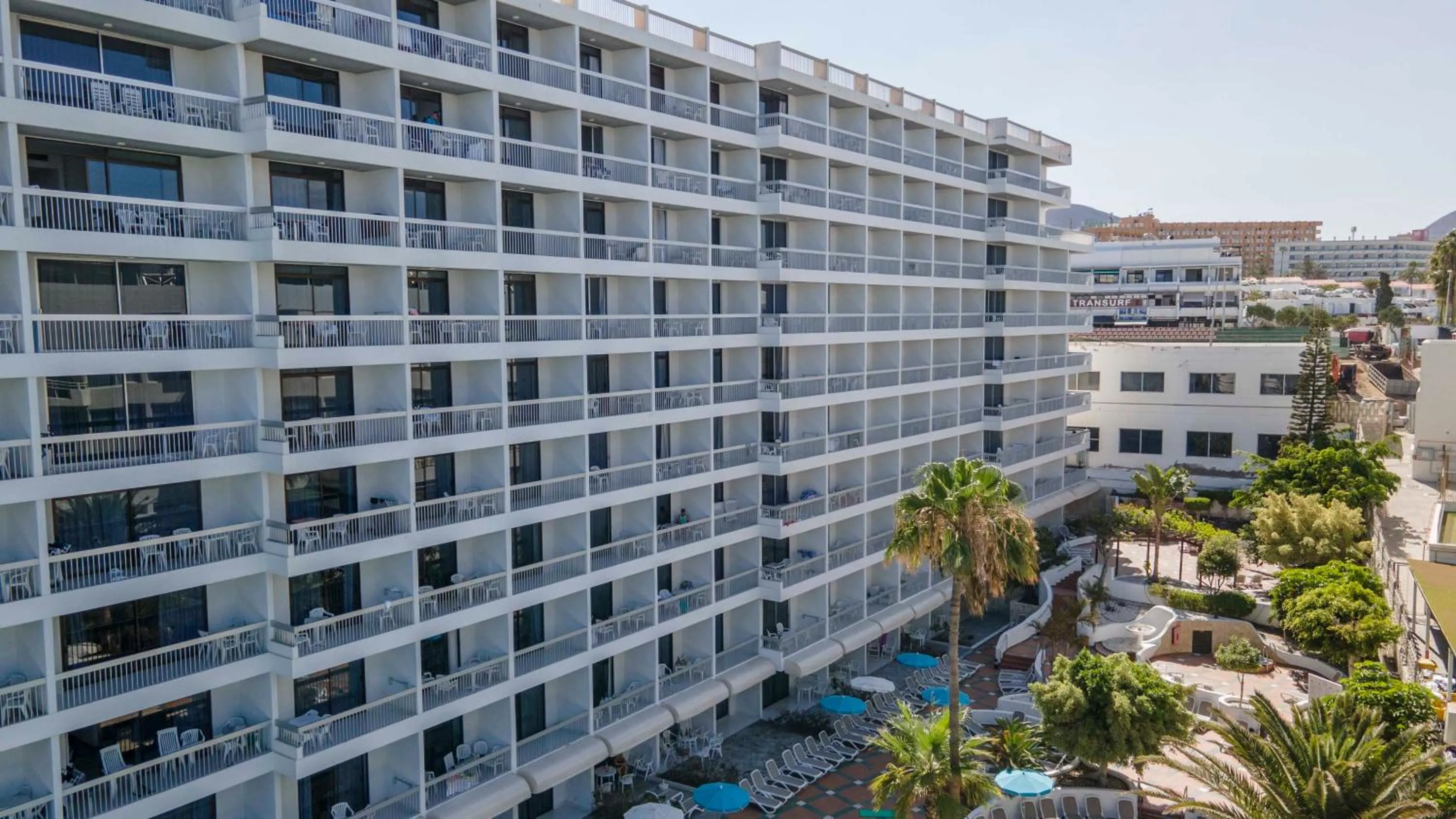 Property building in Ona Palm Beach