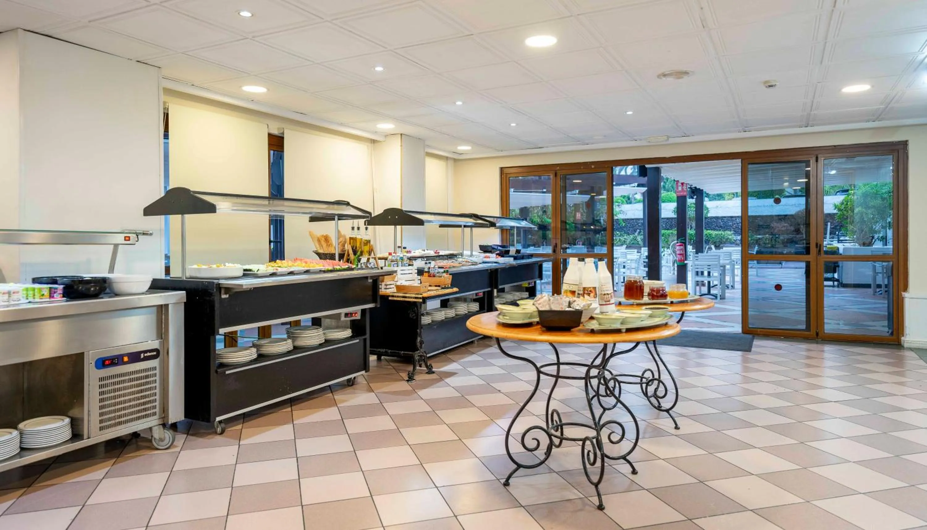 Restaurant/places to eat in Ona Palm Beach