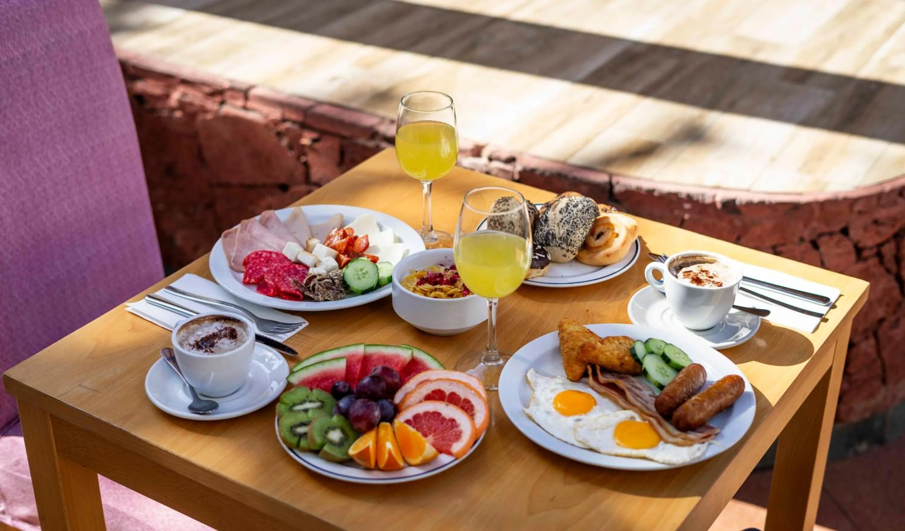 Restaurant/places to eat in Ona Palm Beach