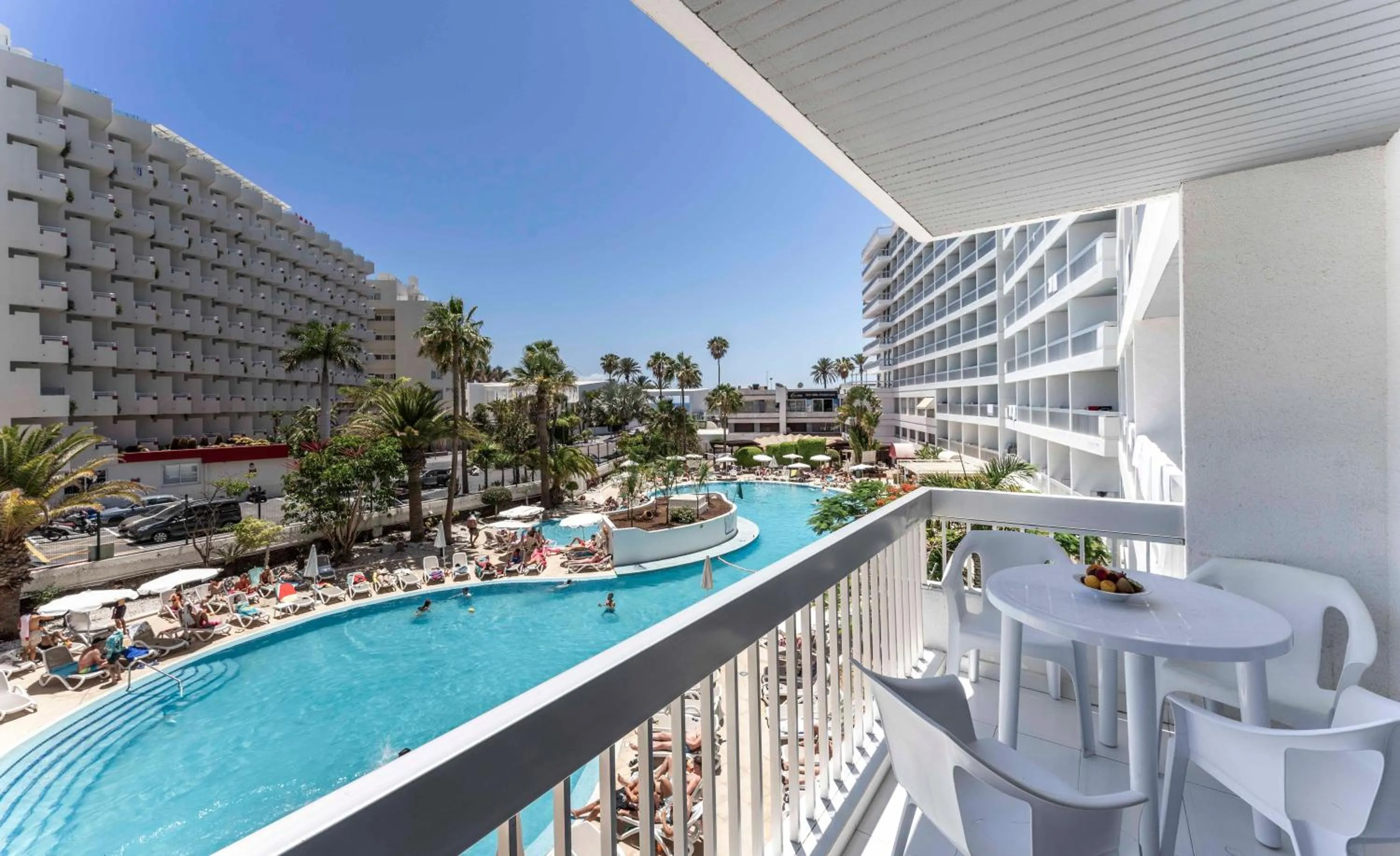 Property building in Ona Palm Beach