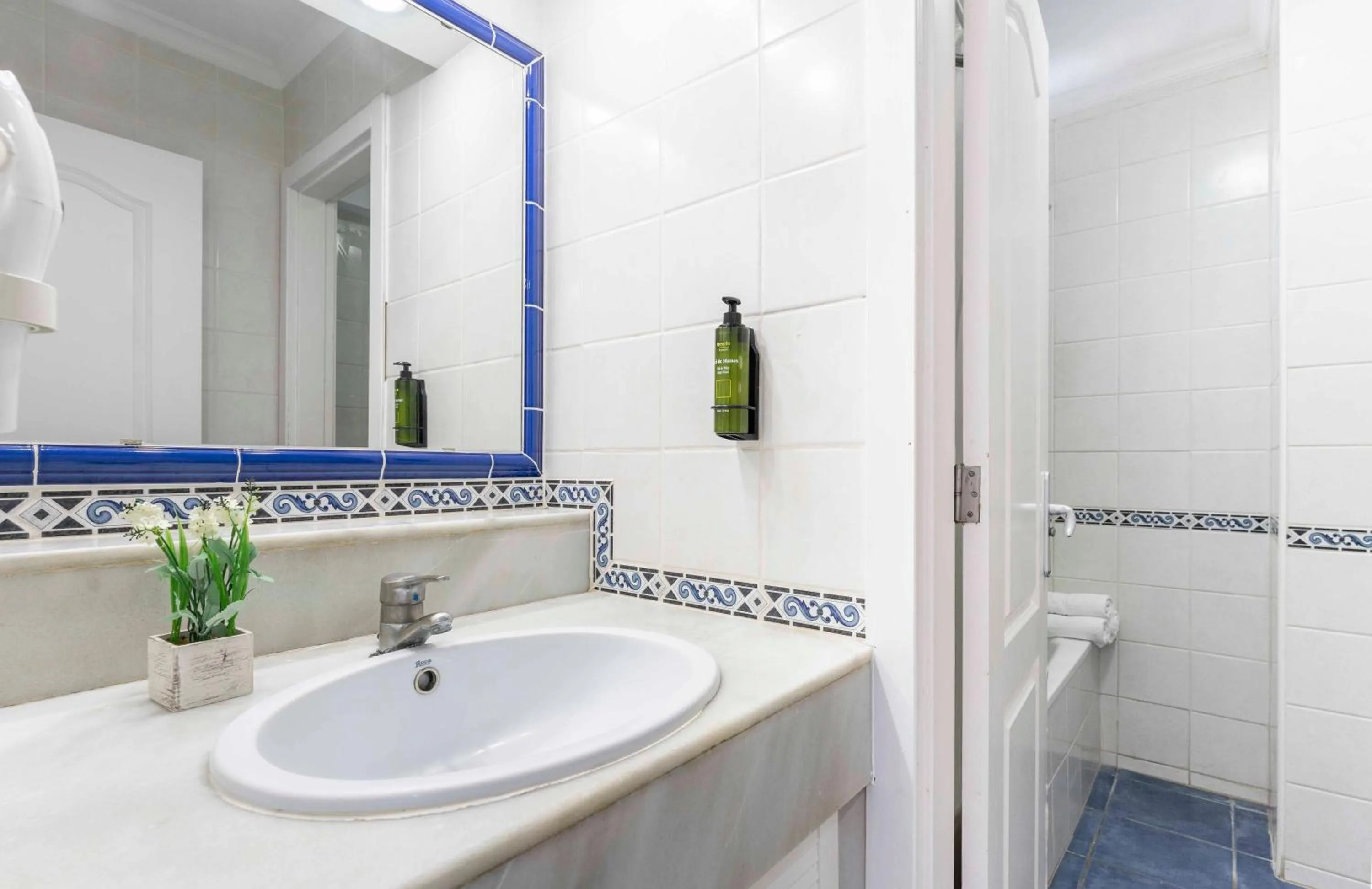 Bathroom in Ona Palm Beach