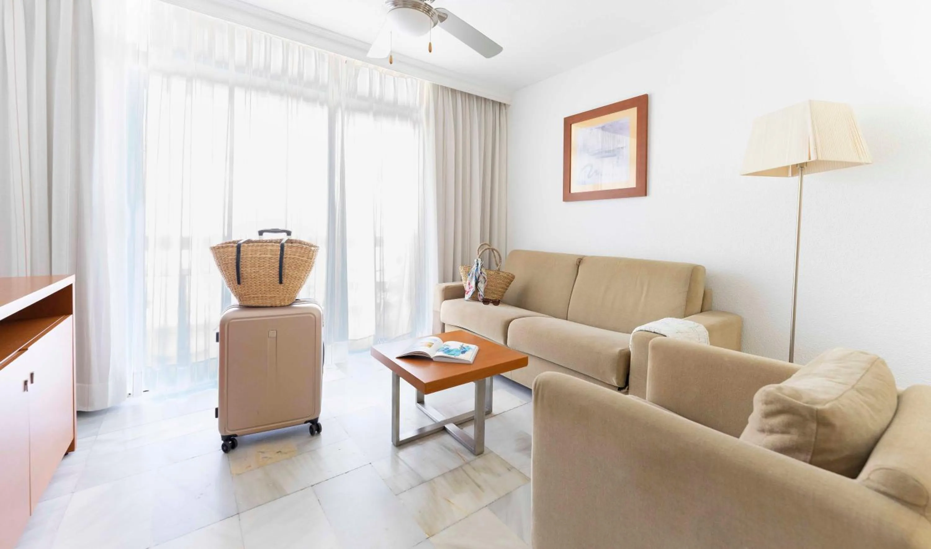 Living room in Ona Palm Beach