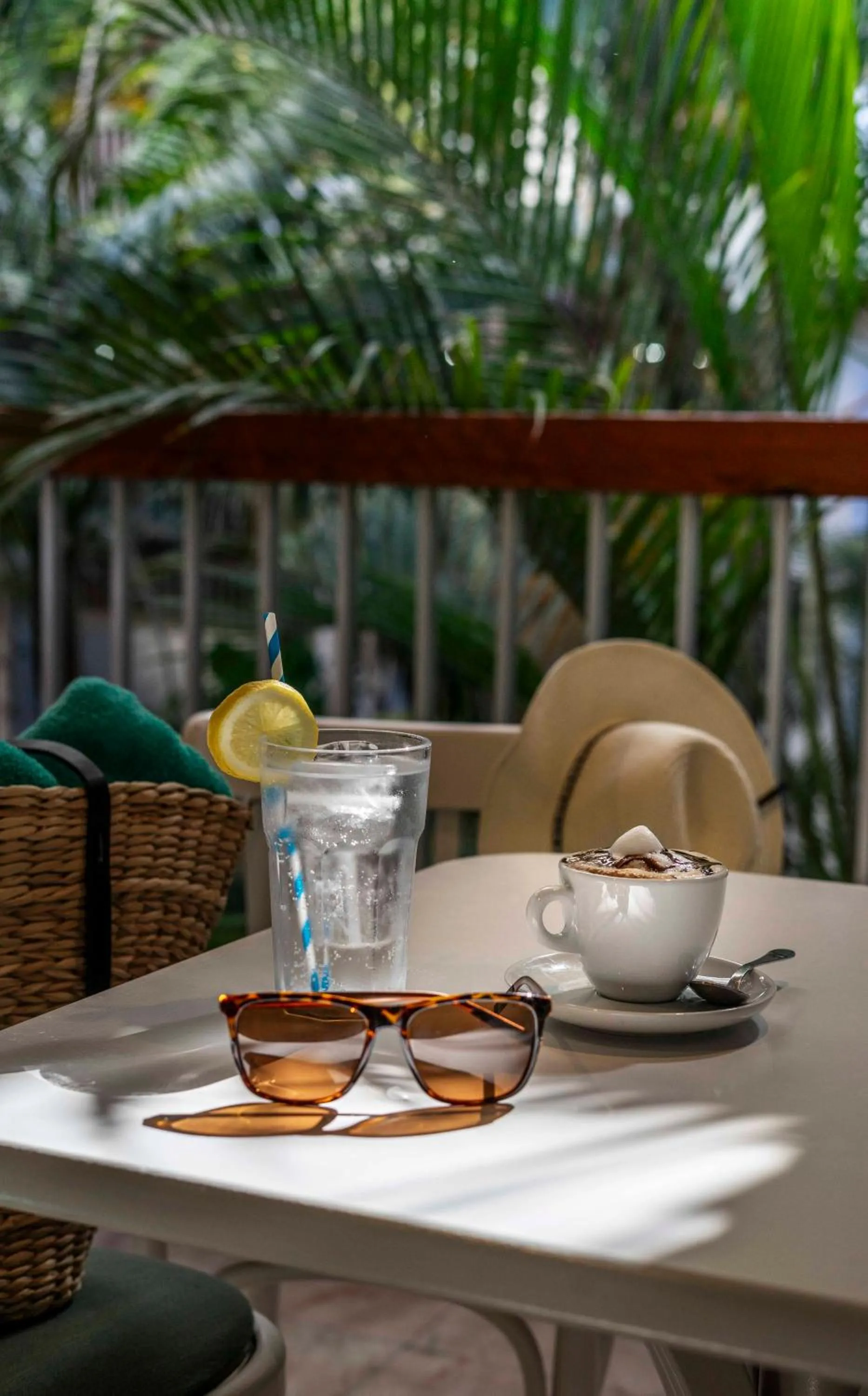 Property building in Ona Palm Beach