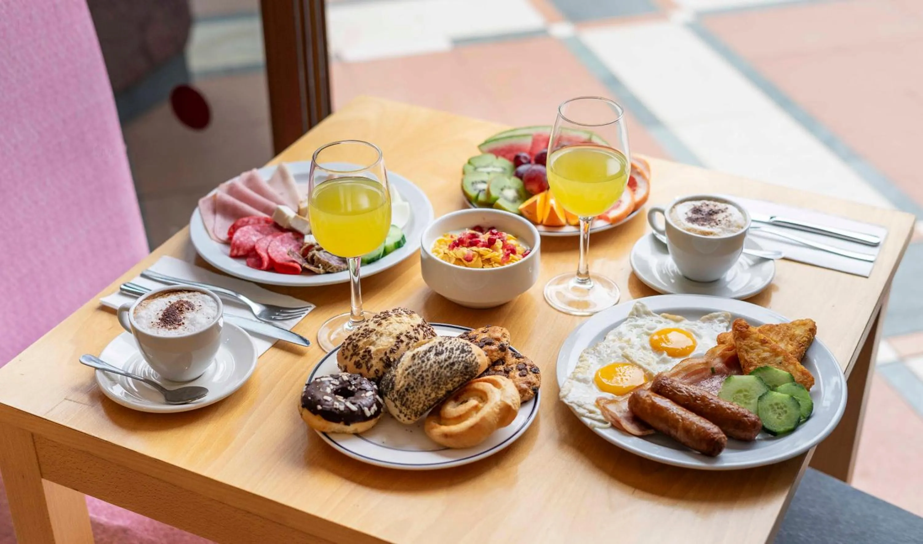 Restaurant/places to eat in Ona Palm Beach