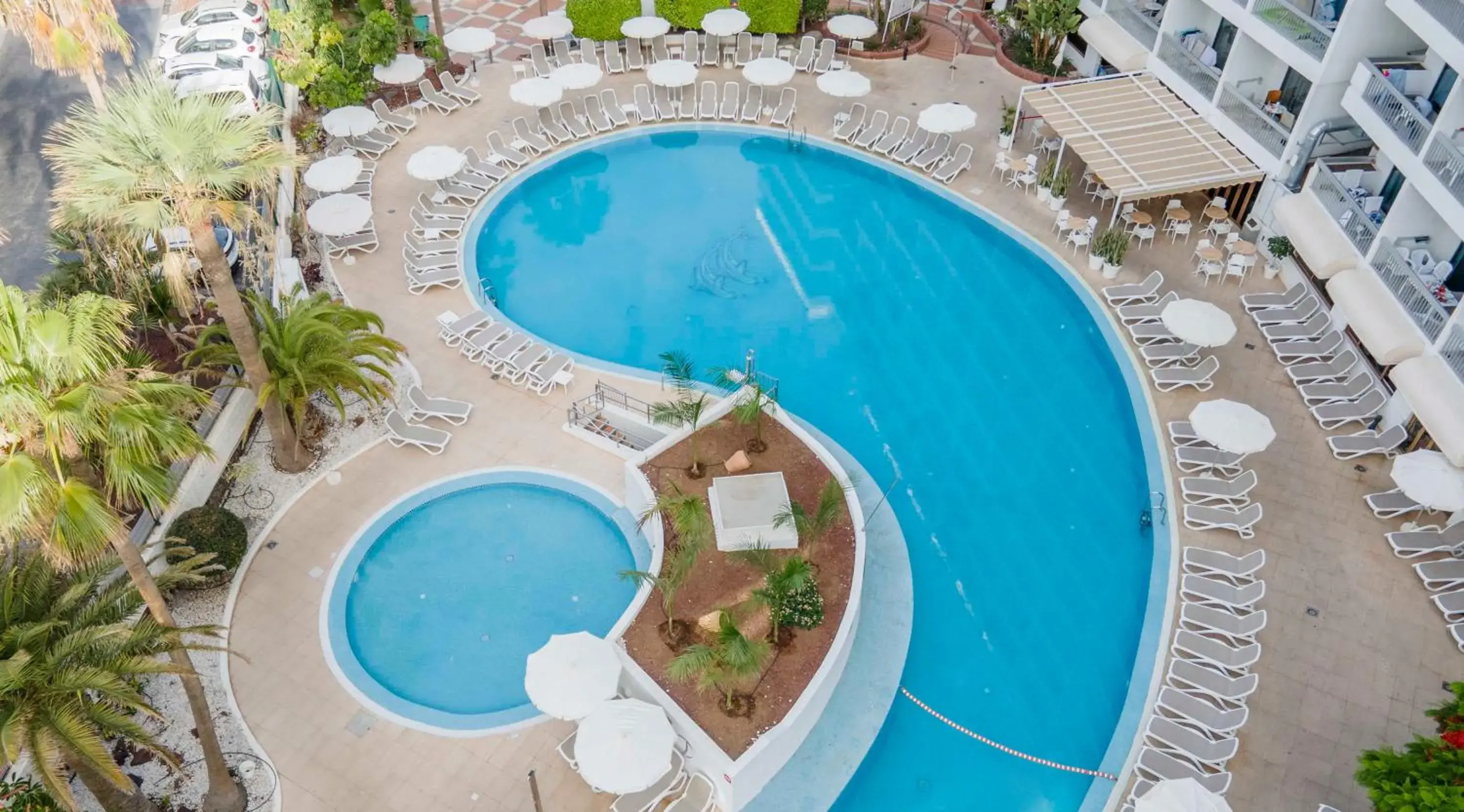 Swimming pool in Palm Beach - Excel Hotels & Resorts Swimming pool in Palm Beach - Excel Hotels & Resorts