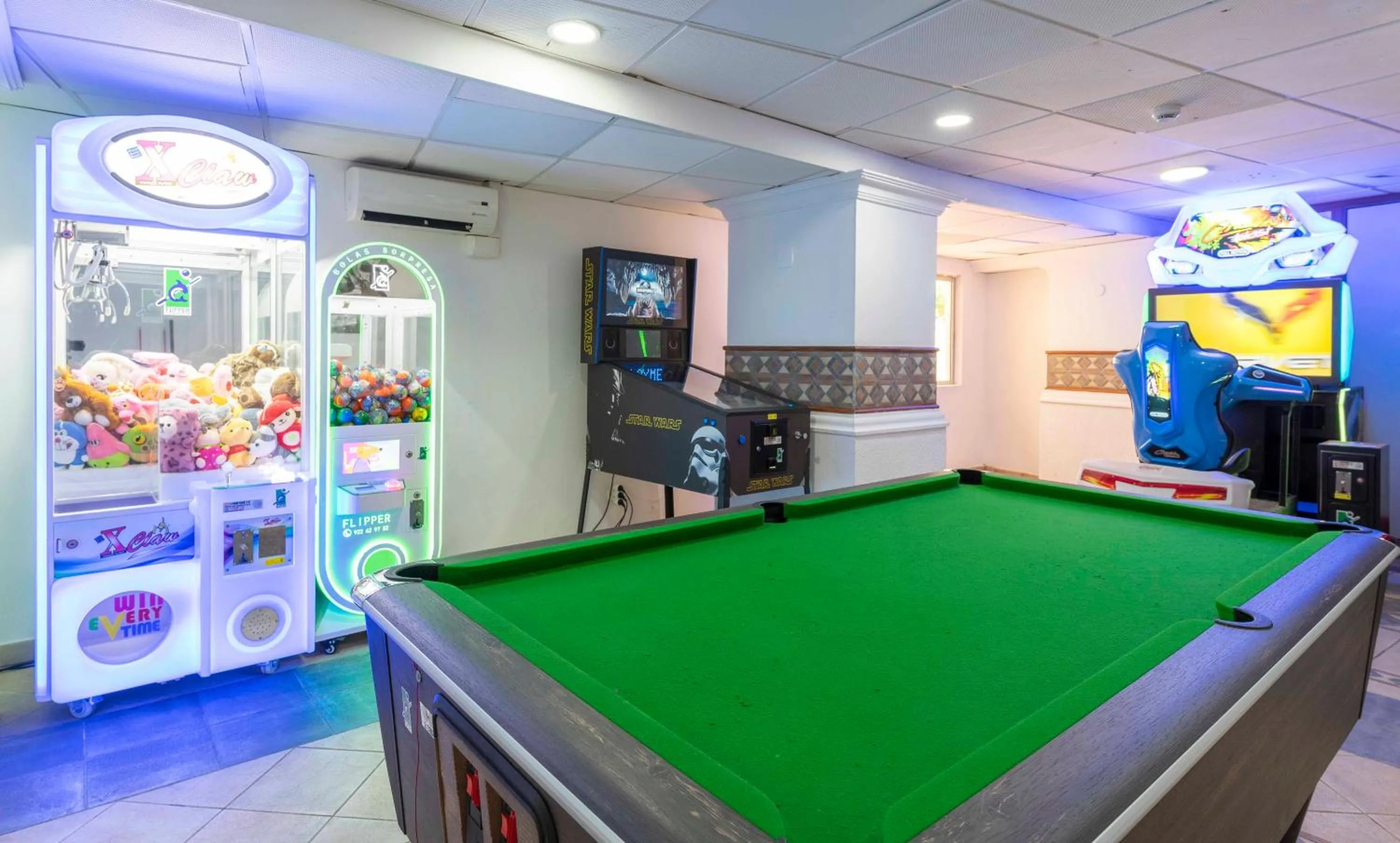 Property building in Ona Palm Beach