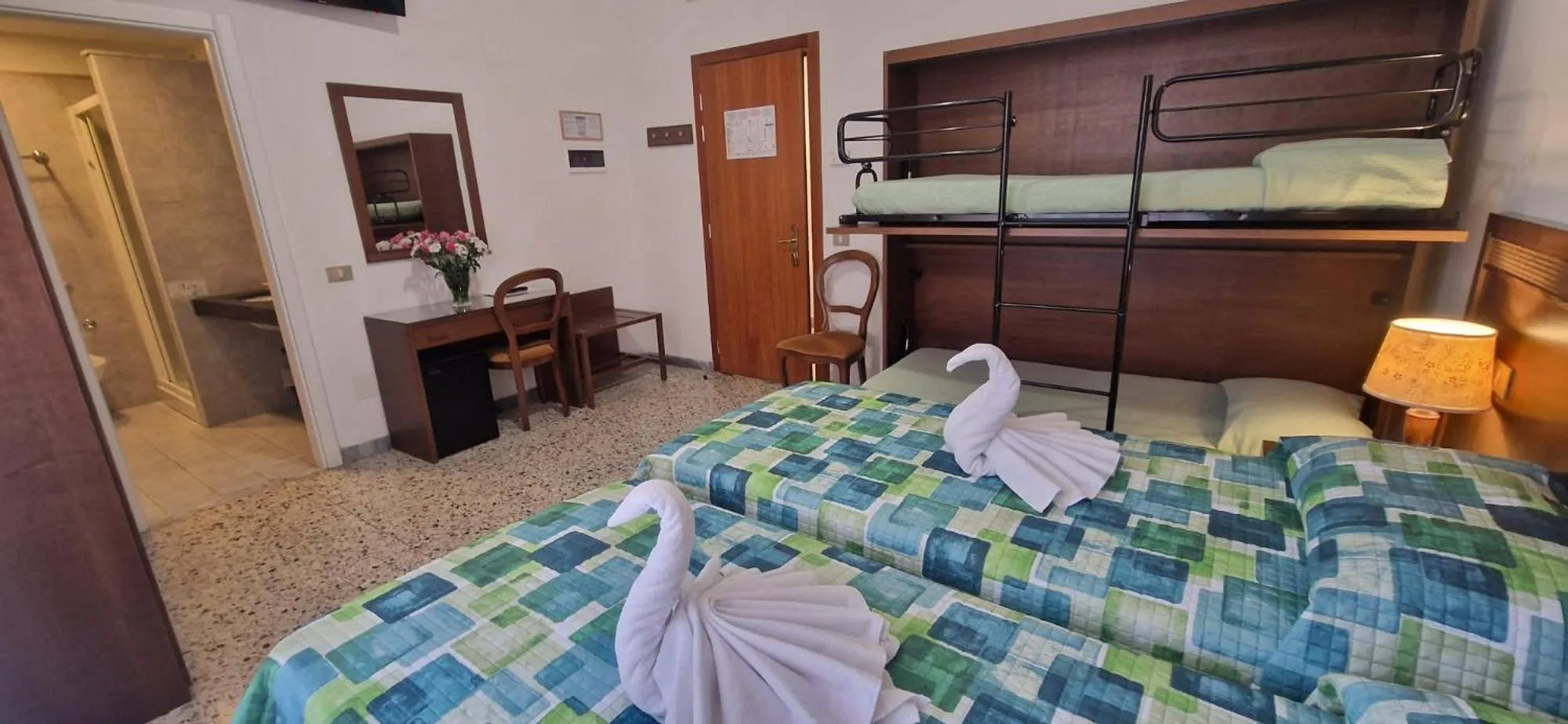 Photo of the whole room in Hotel Dora