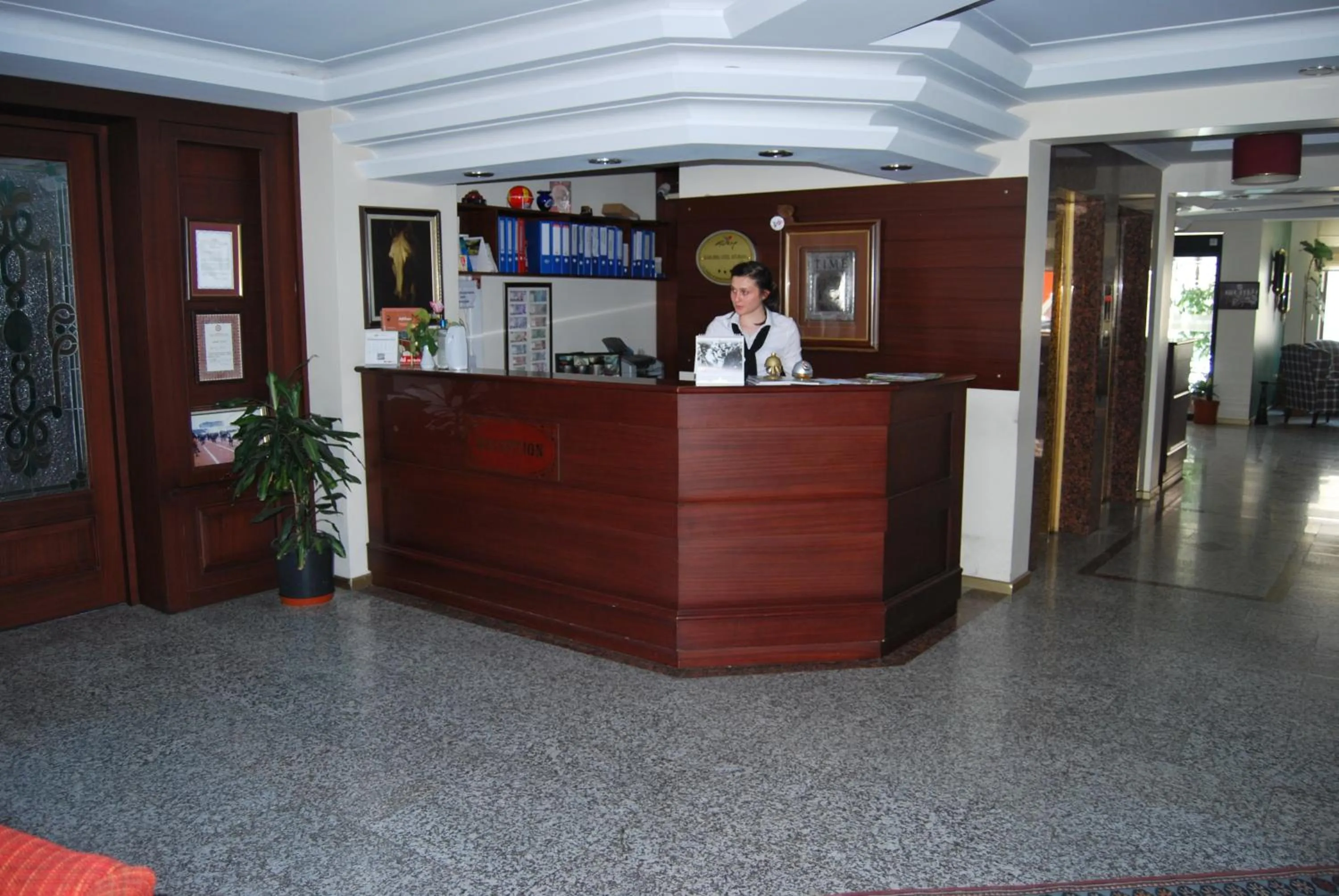 Lobby or reception in Atlıhan Hotel