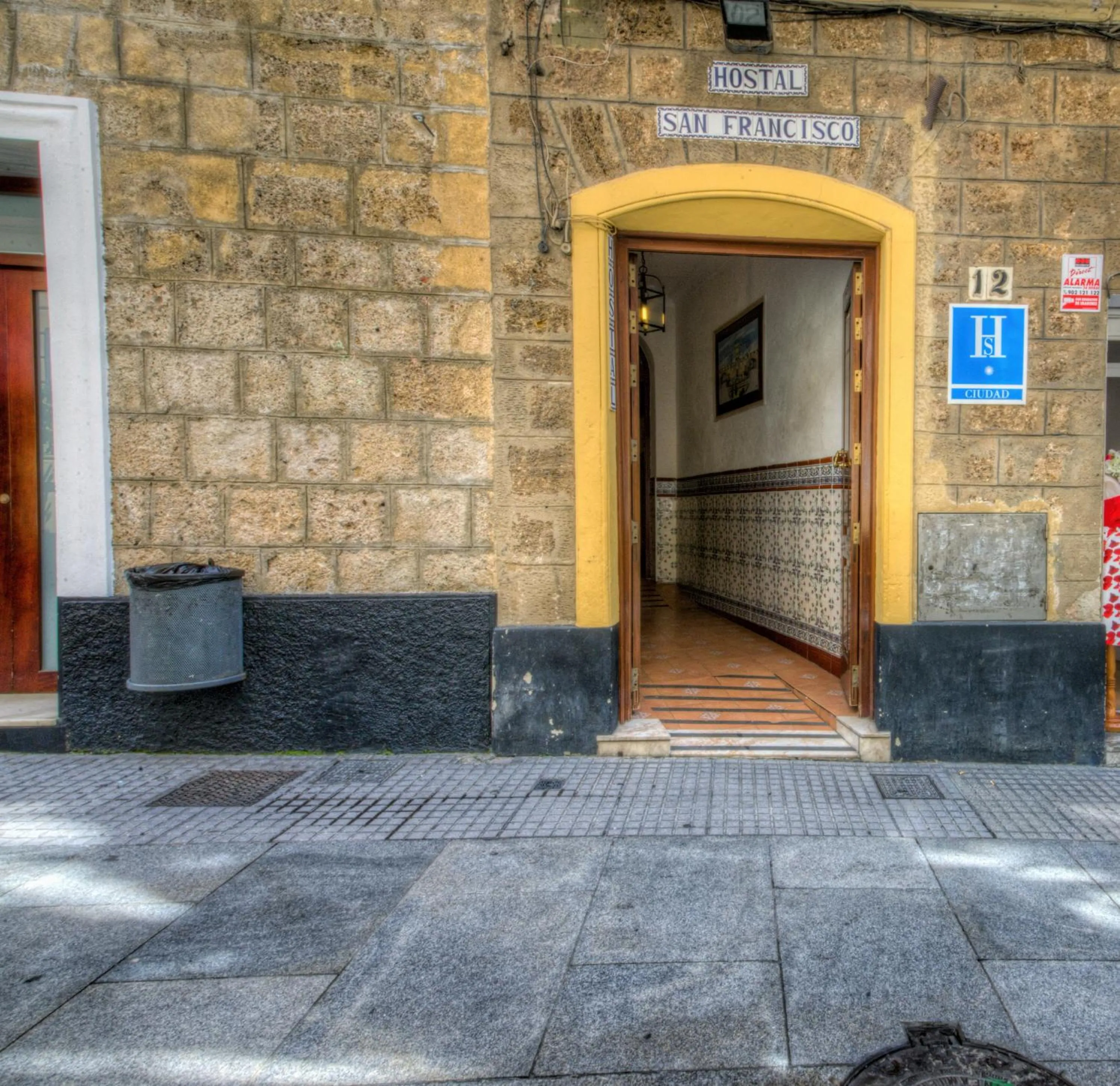 Facade/entrance in Hostal San Francisco