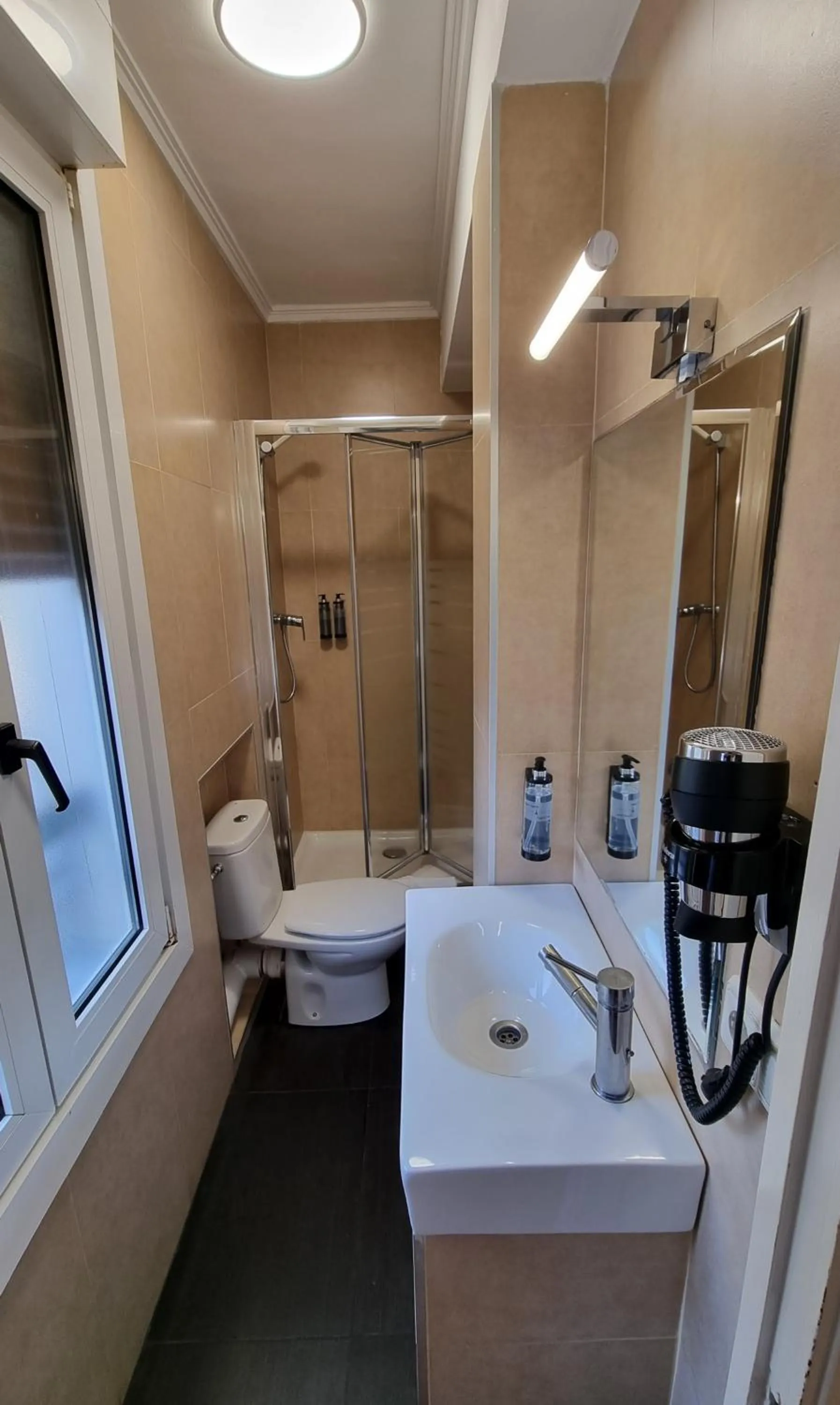 Bathroom in Hotel Norte