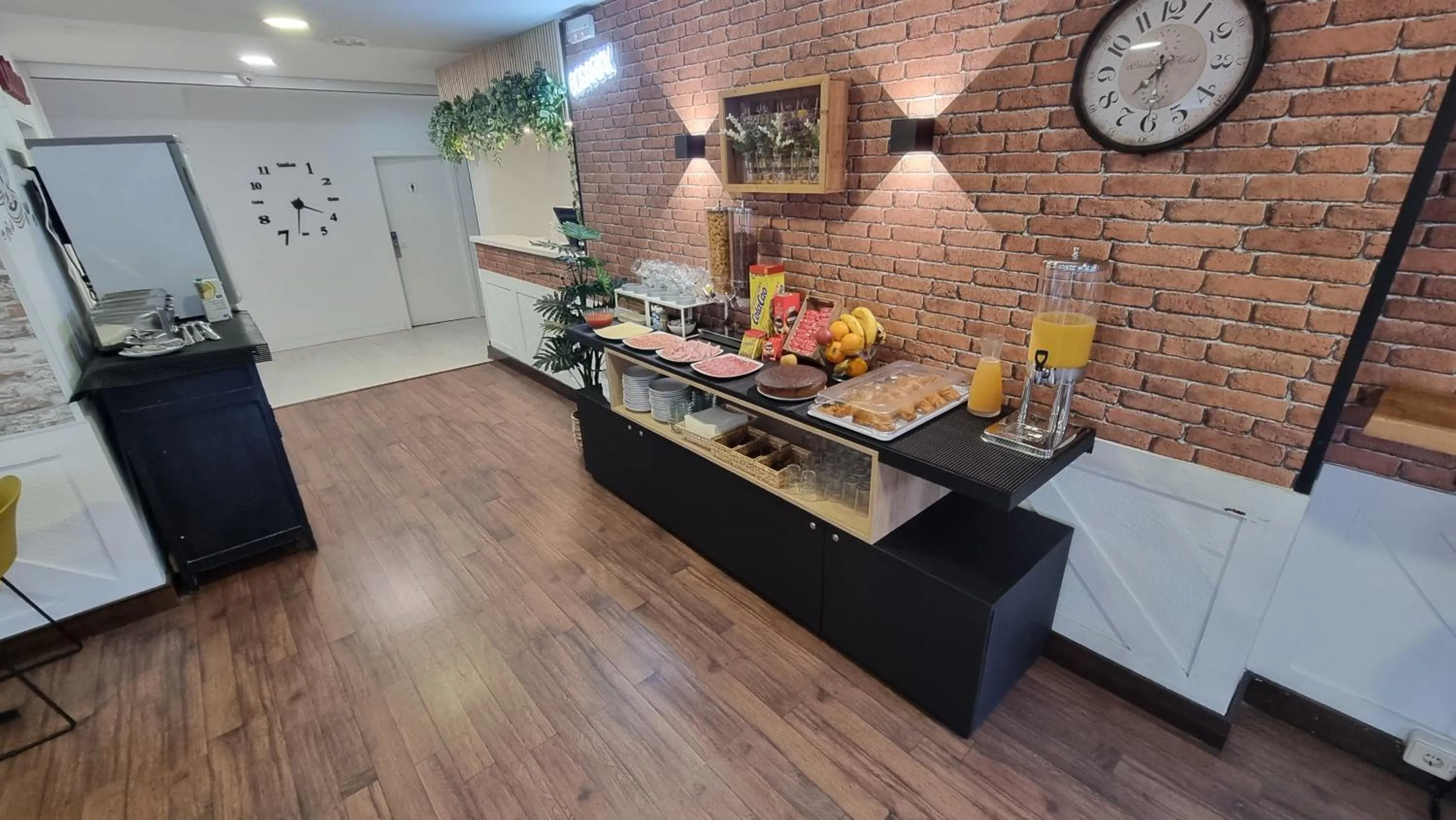 Buffet breakfast in Hotel Norte